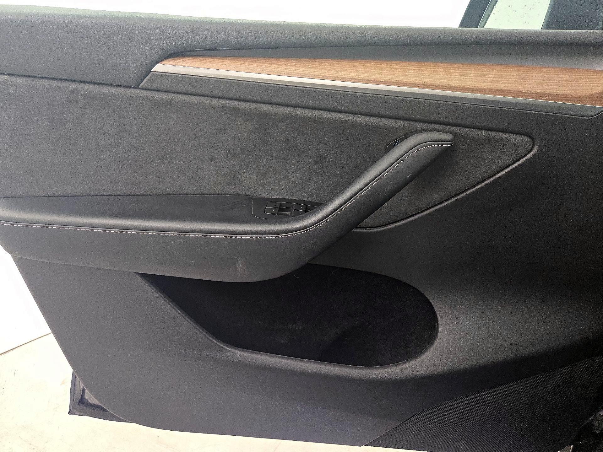 Thumbnail: 2023 Tesla Model Y - 12