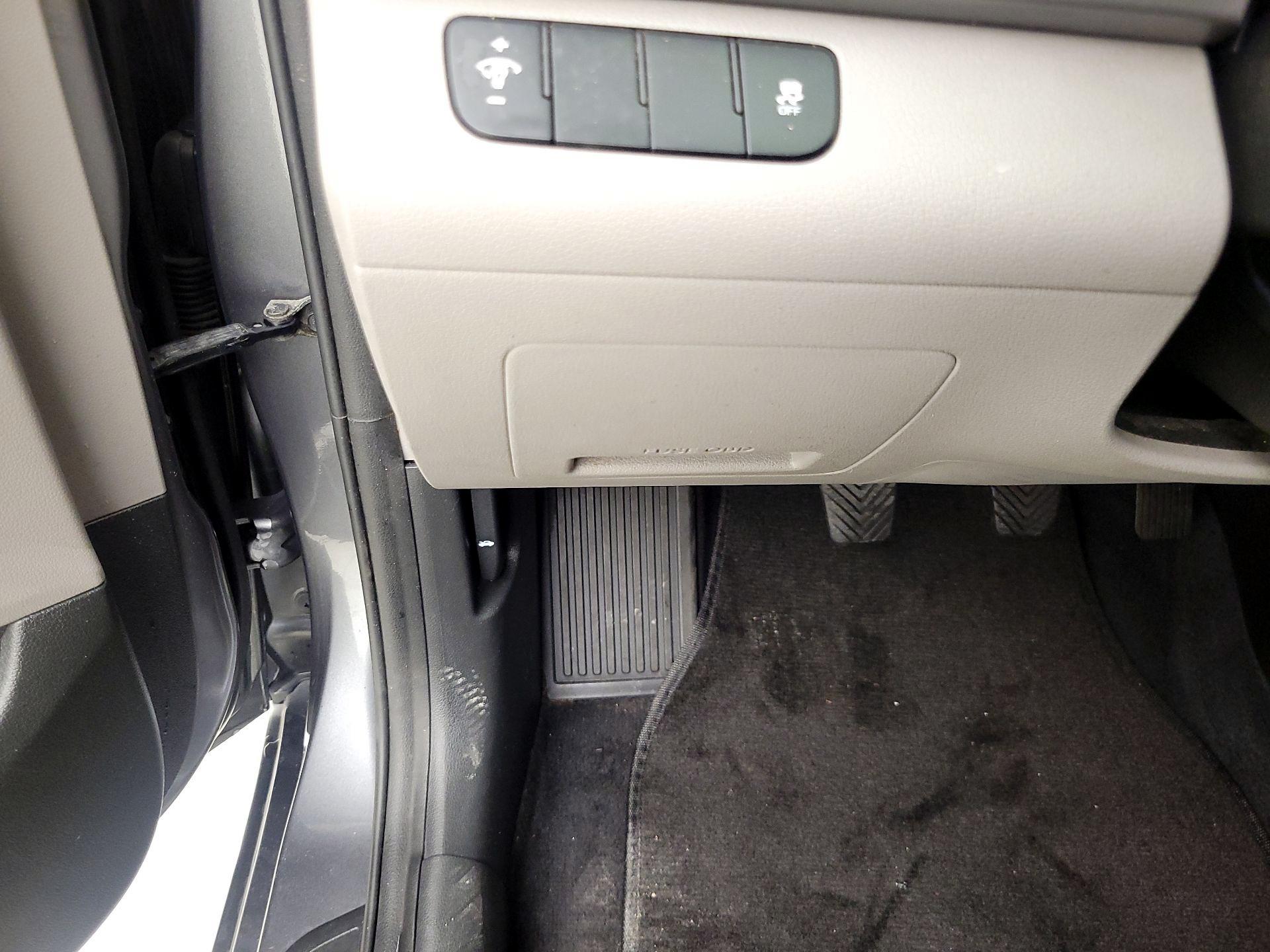 Thumbnail: 2018 Hyundai Elantra - 13