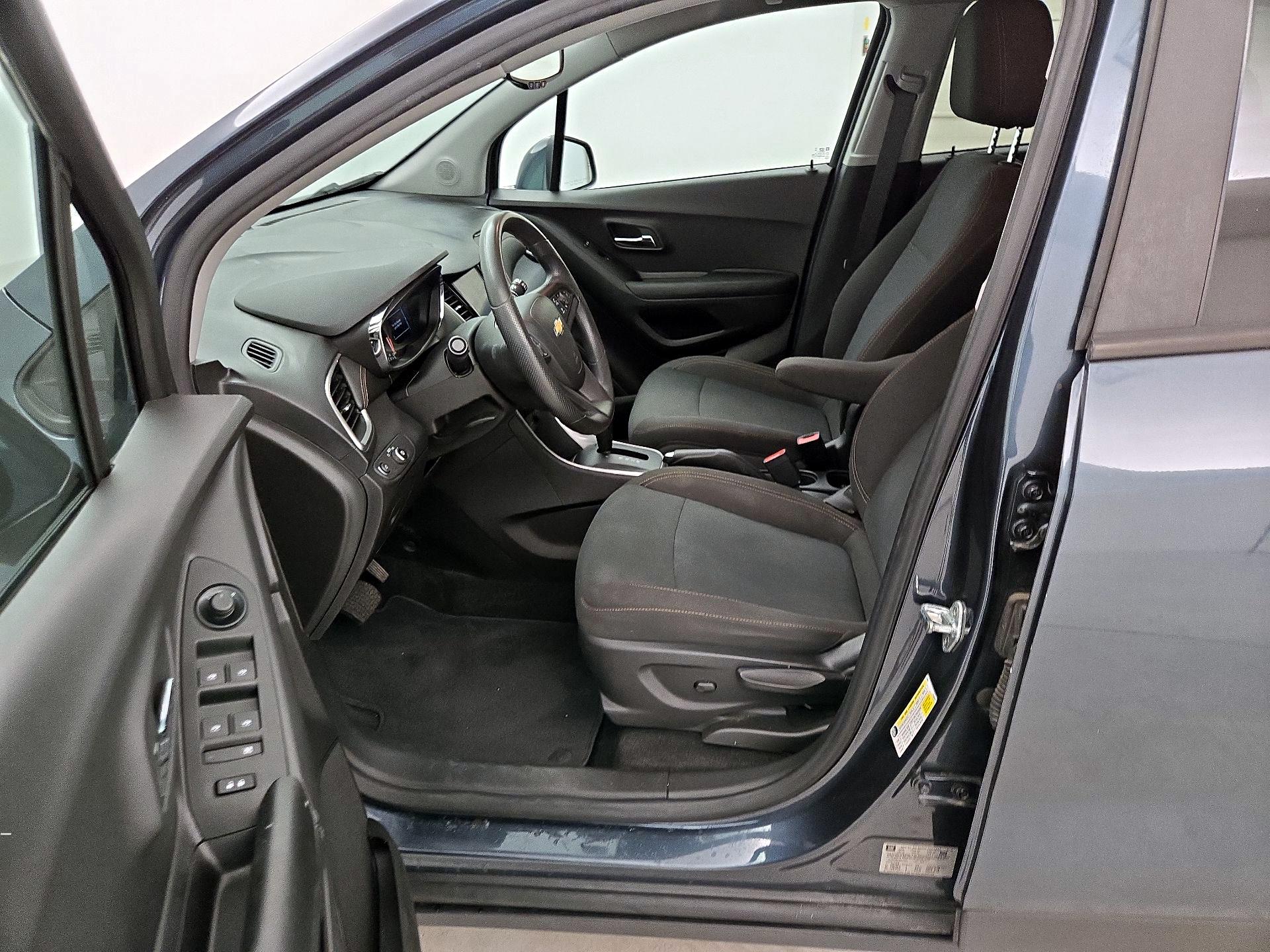 Thumbnail: 2022 Chevrolet Trax - 11