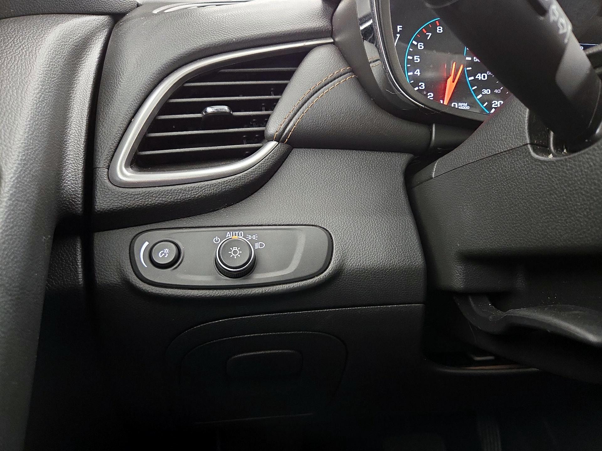 Thumbnail: 2022 Chevrolet Trax - 13