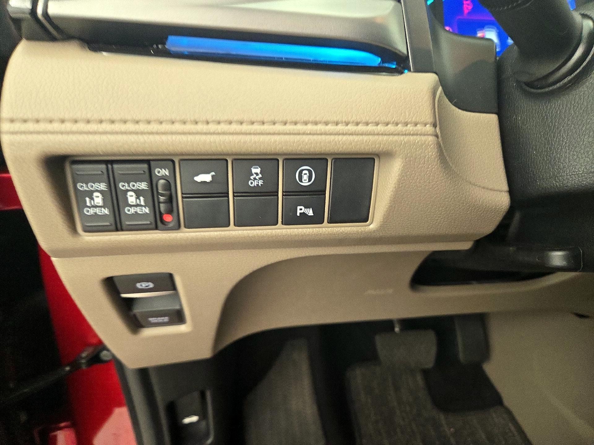 Thumbnail: 2023 Honda Odyssey - 13