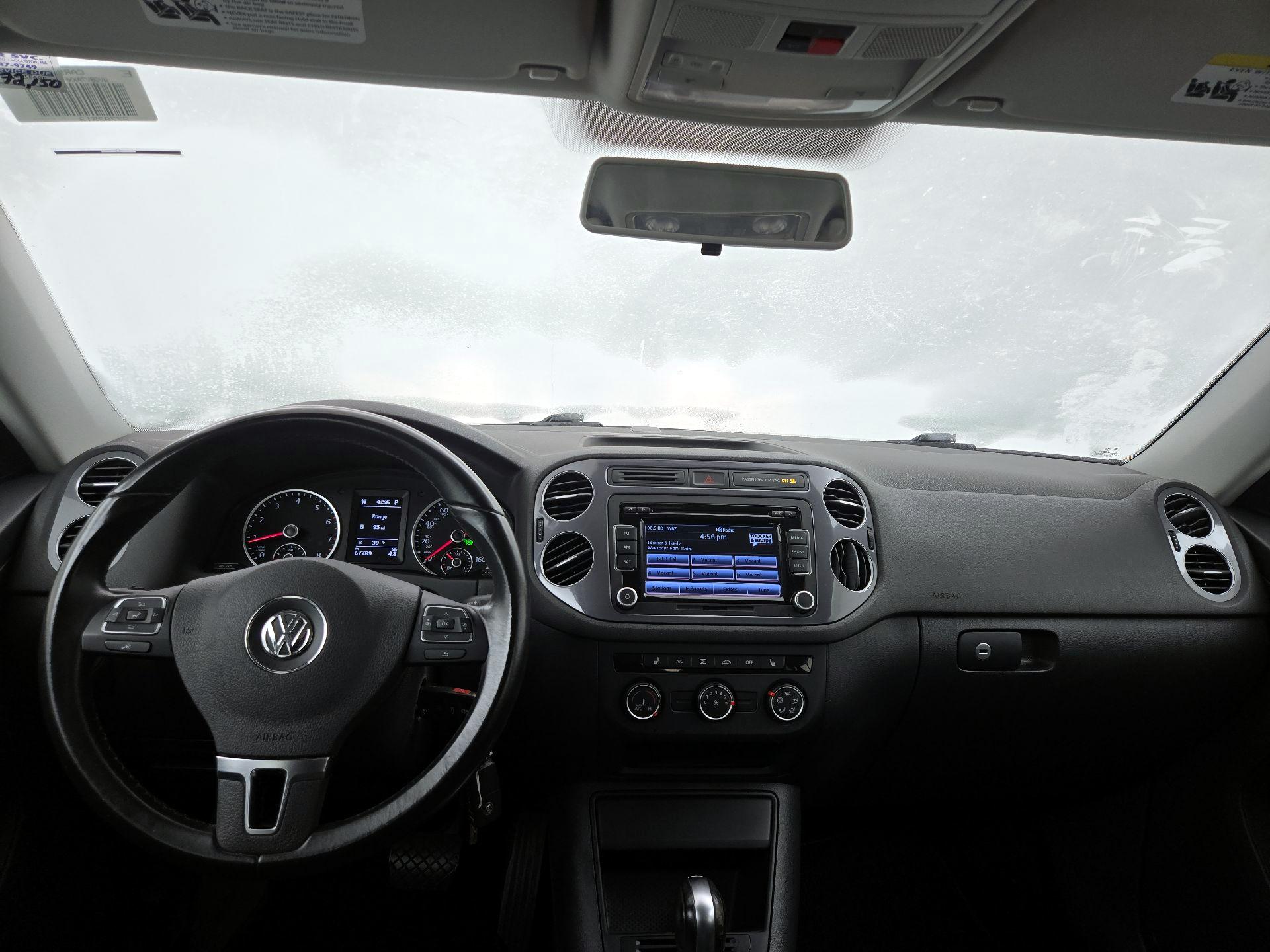 Thumbnail: 2015 Volkswagen Tiguan - 9