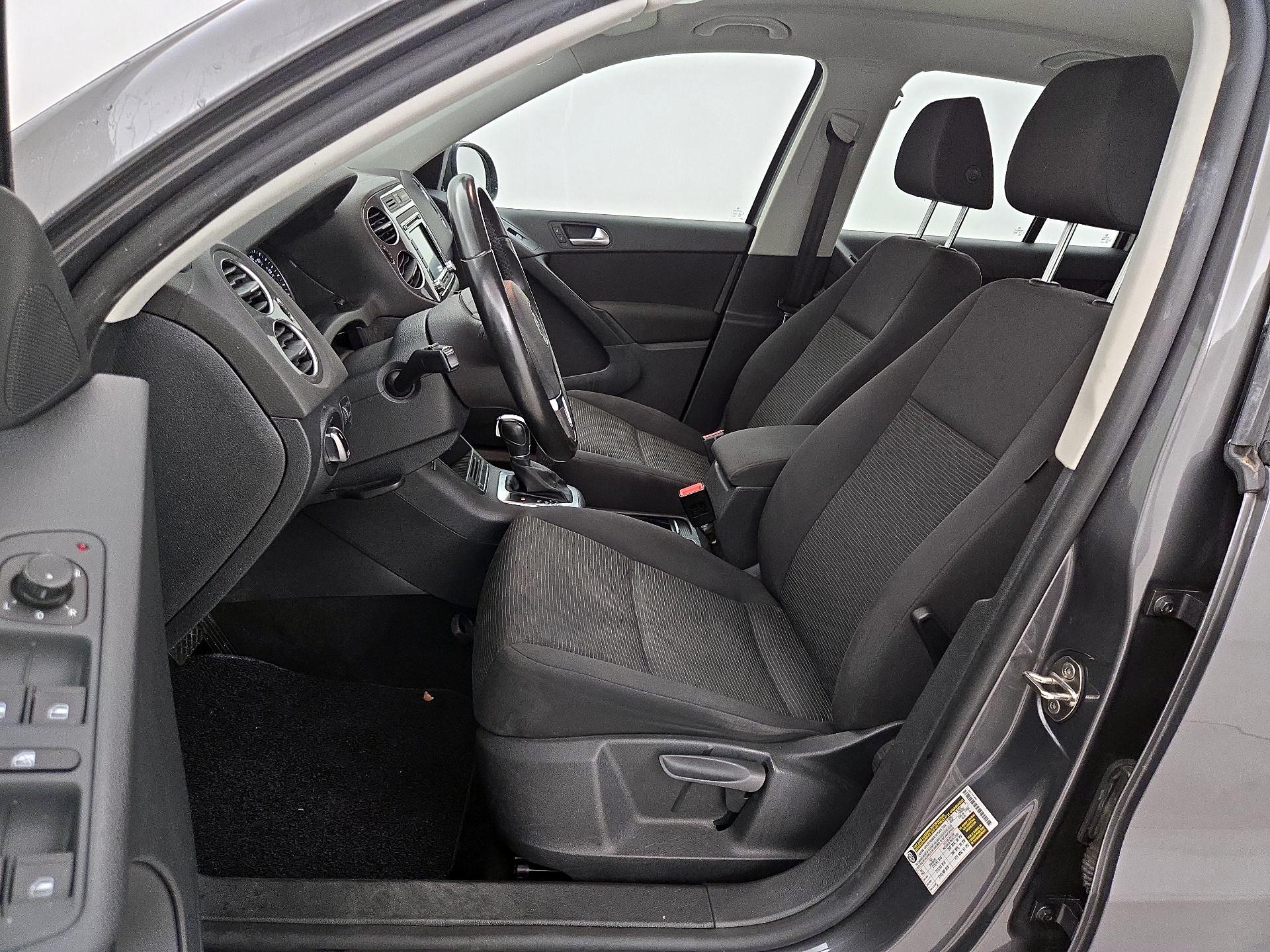 Thumbnail: 2015 Volkswagen Tiguan - 11