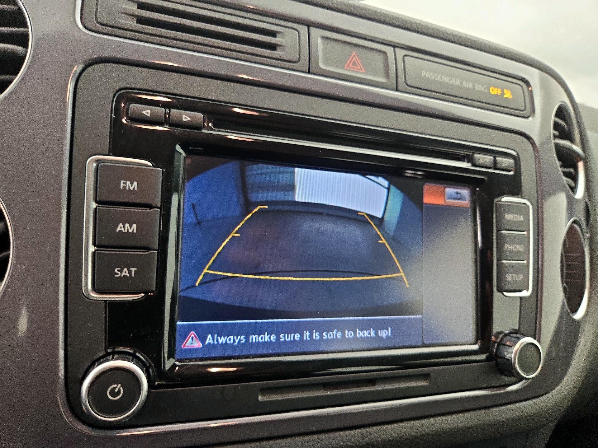 Thumbnail: 2015 Volkswagen Tiguan - 14