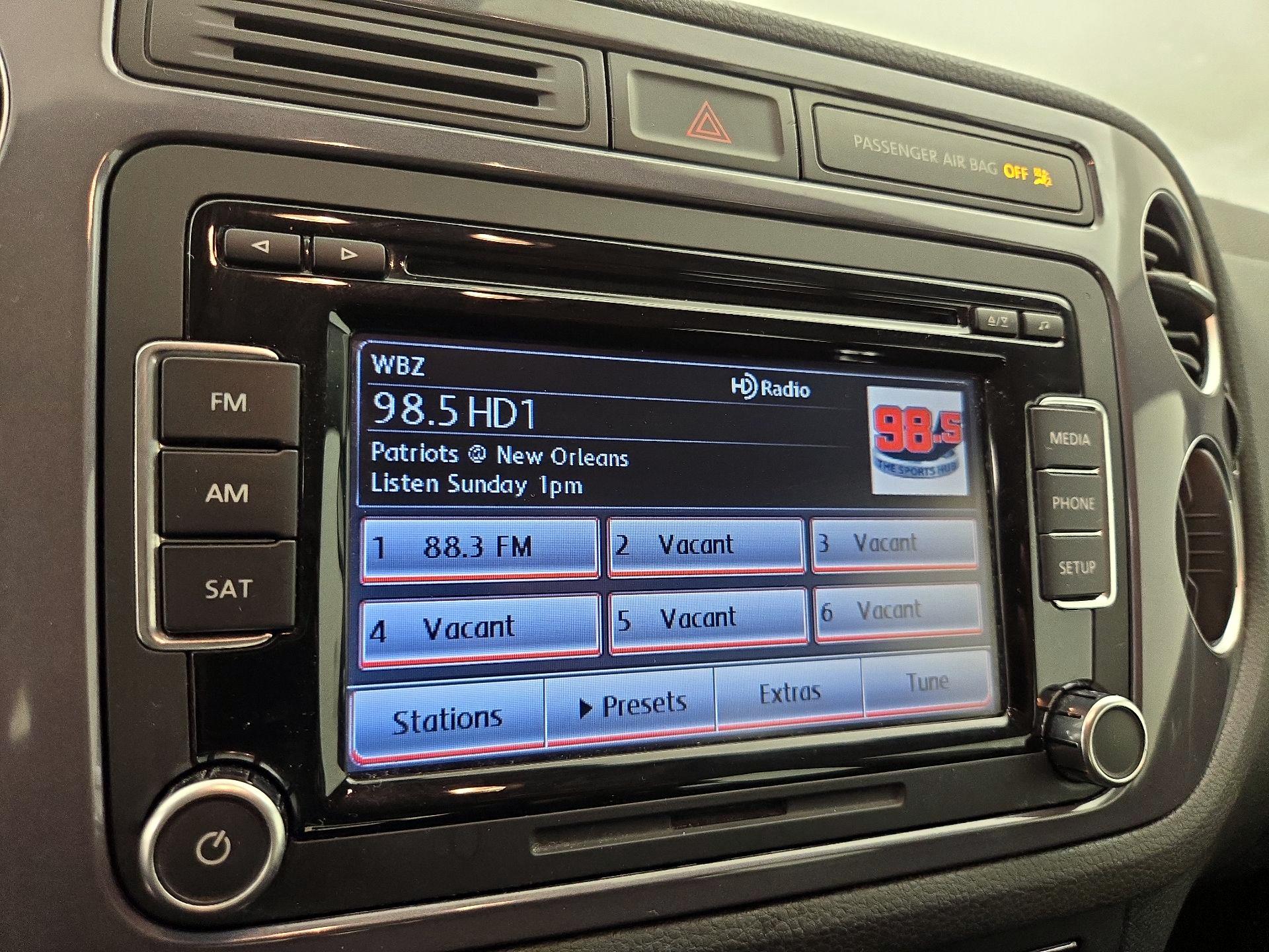 Thumbnail: 2015 Volkswagen Tiguan - 15