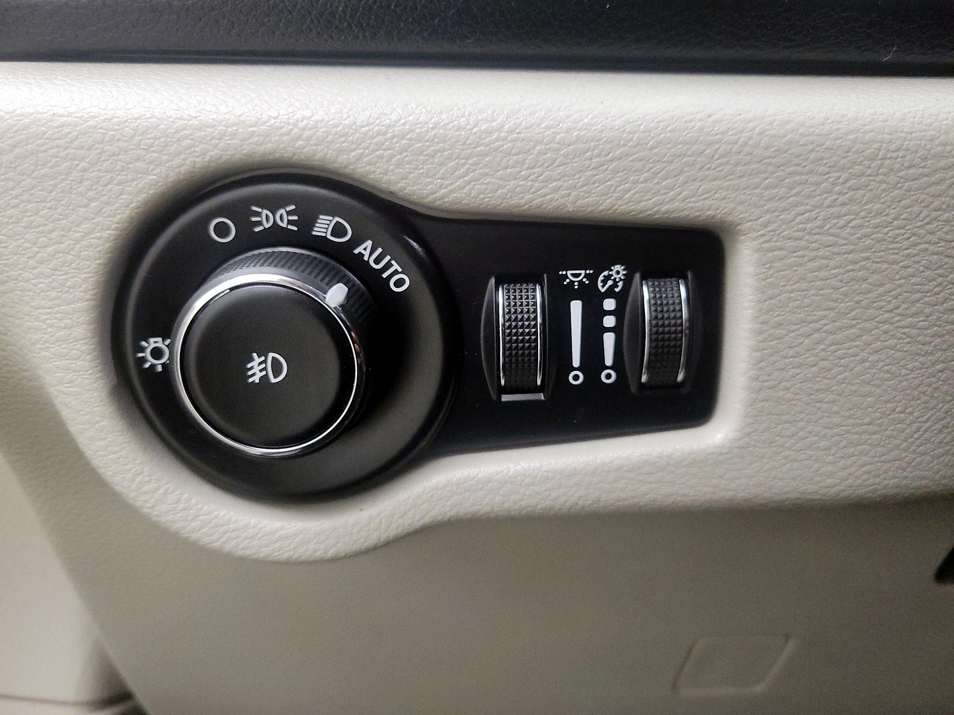 Thumbnail: 2019 Chrysler Pacifica - 13