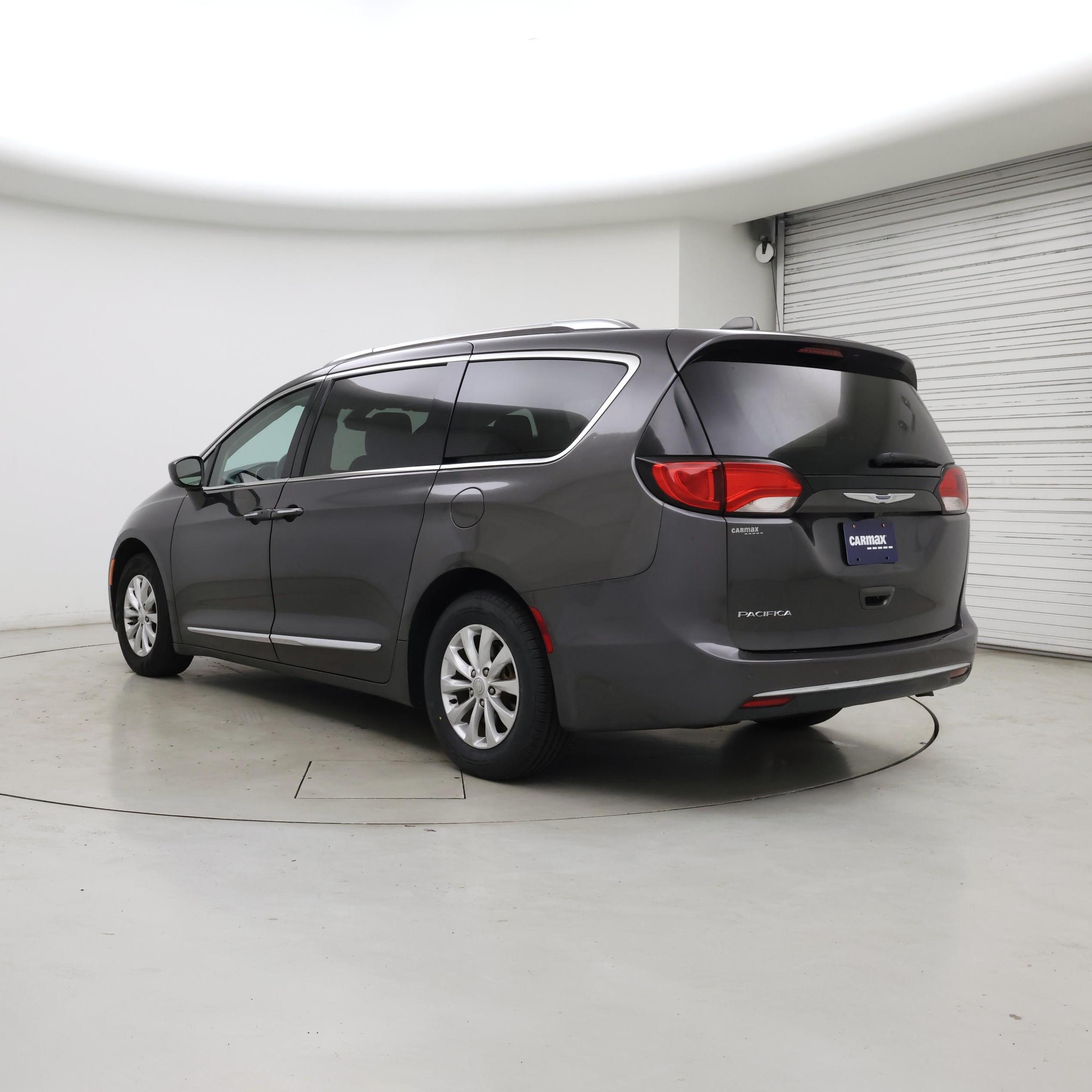 Thumbnail: 2019 Chrysler Pacifica - 2