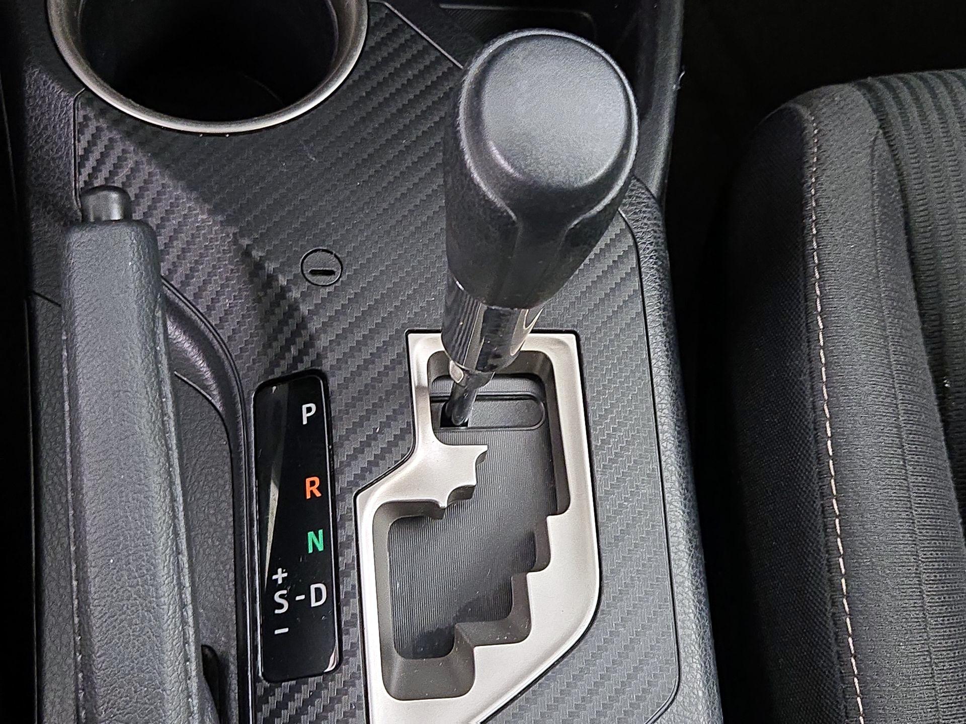 Thumbnail: 2015 Toyota RAV4 - 17