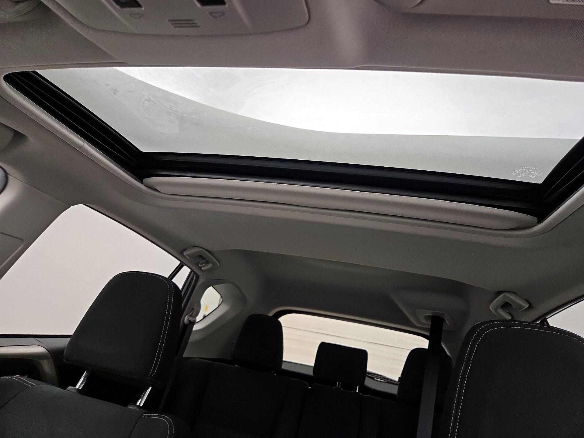 Thumbnail: 2015 Toyota RAV4 - 19