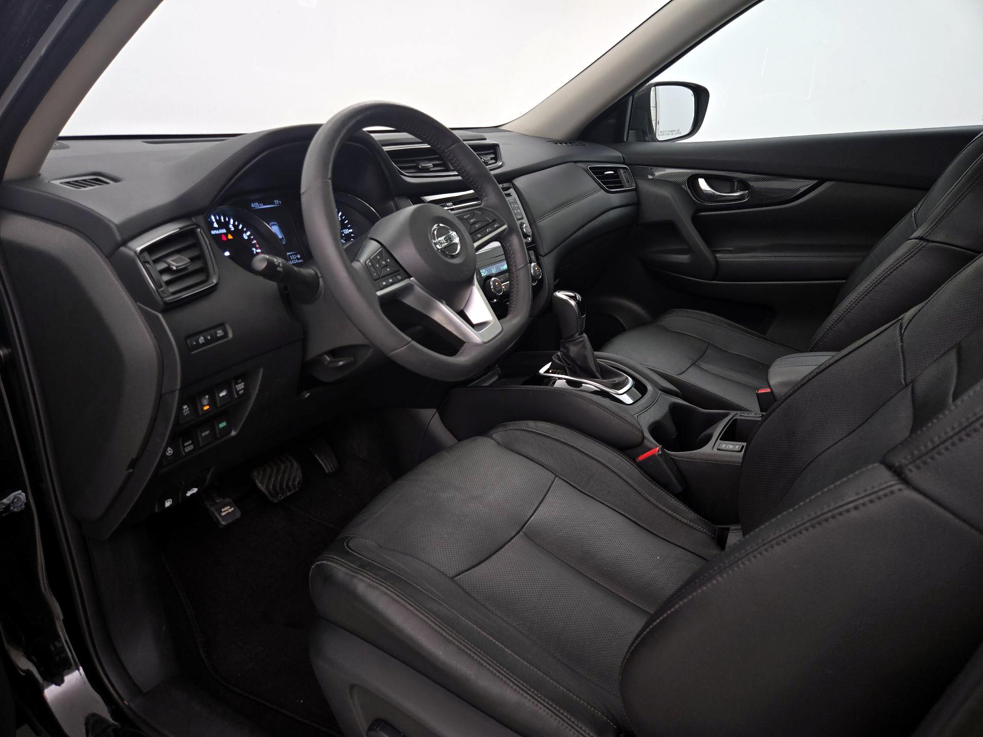 Thumbnail: 2017 Nissan Rogue - 11