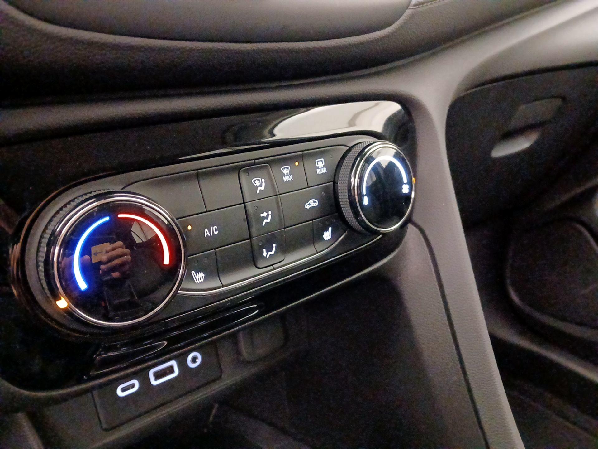 Thumbnail: 2023 Buick Encore GX - 16