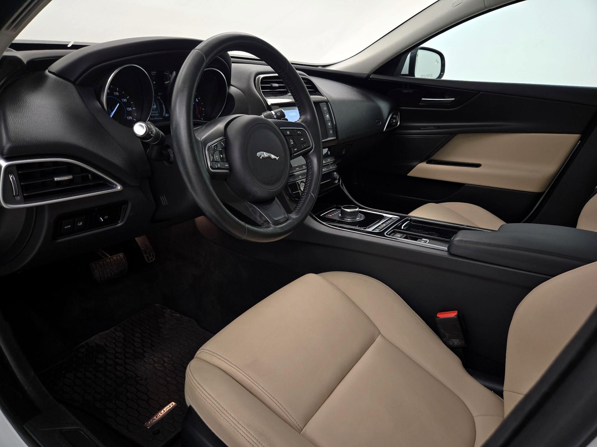 Thumbnail: 2018 Jaguar XE - 11