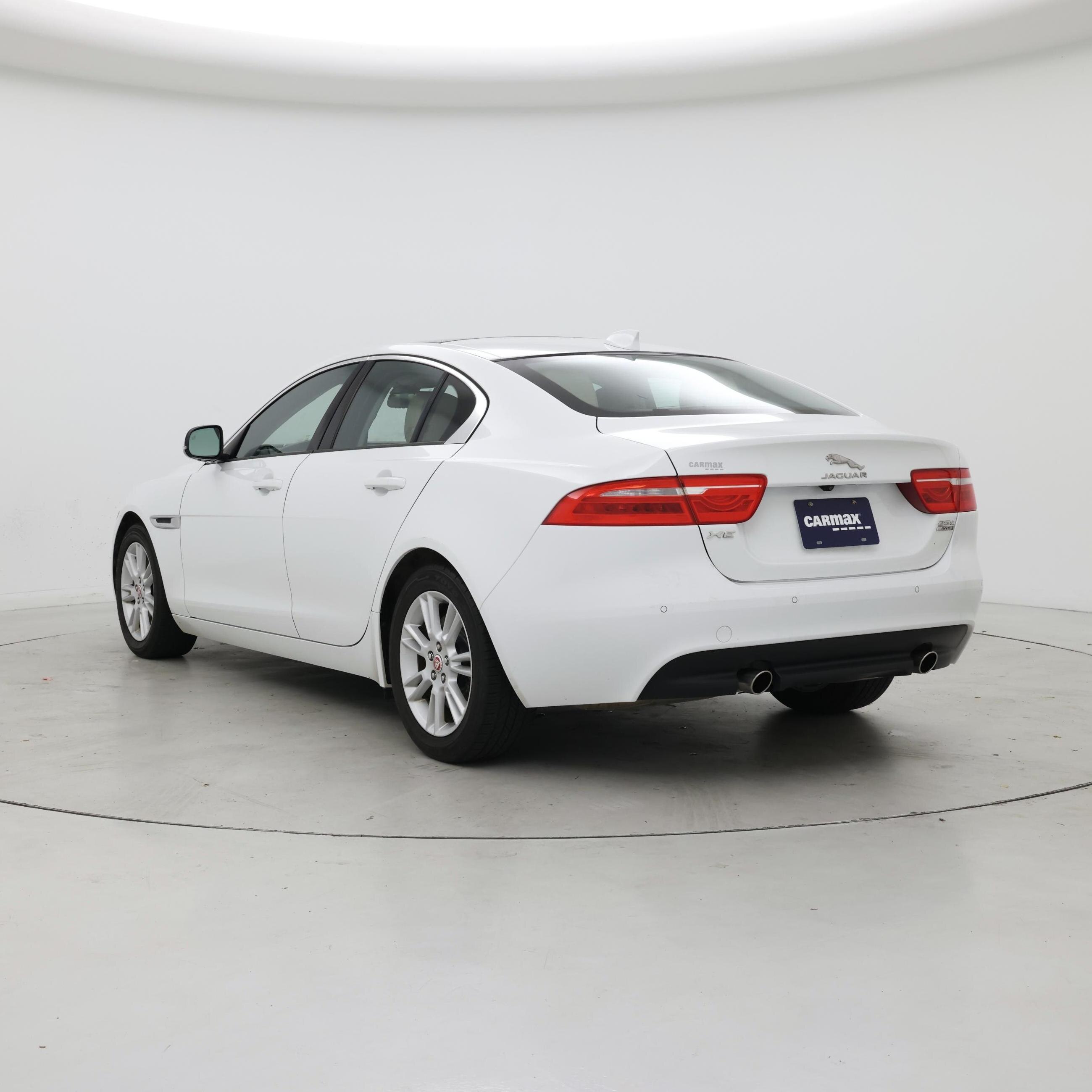 Thumbnail: 2018 Jaguar XE - 2