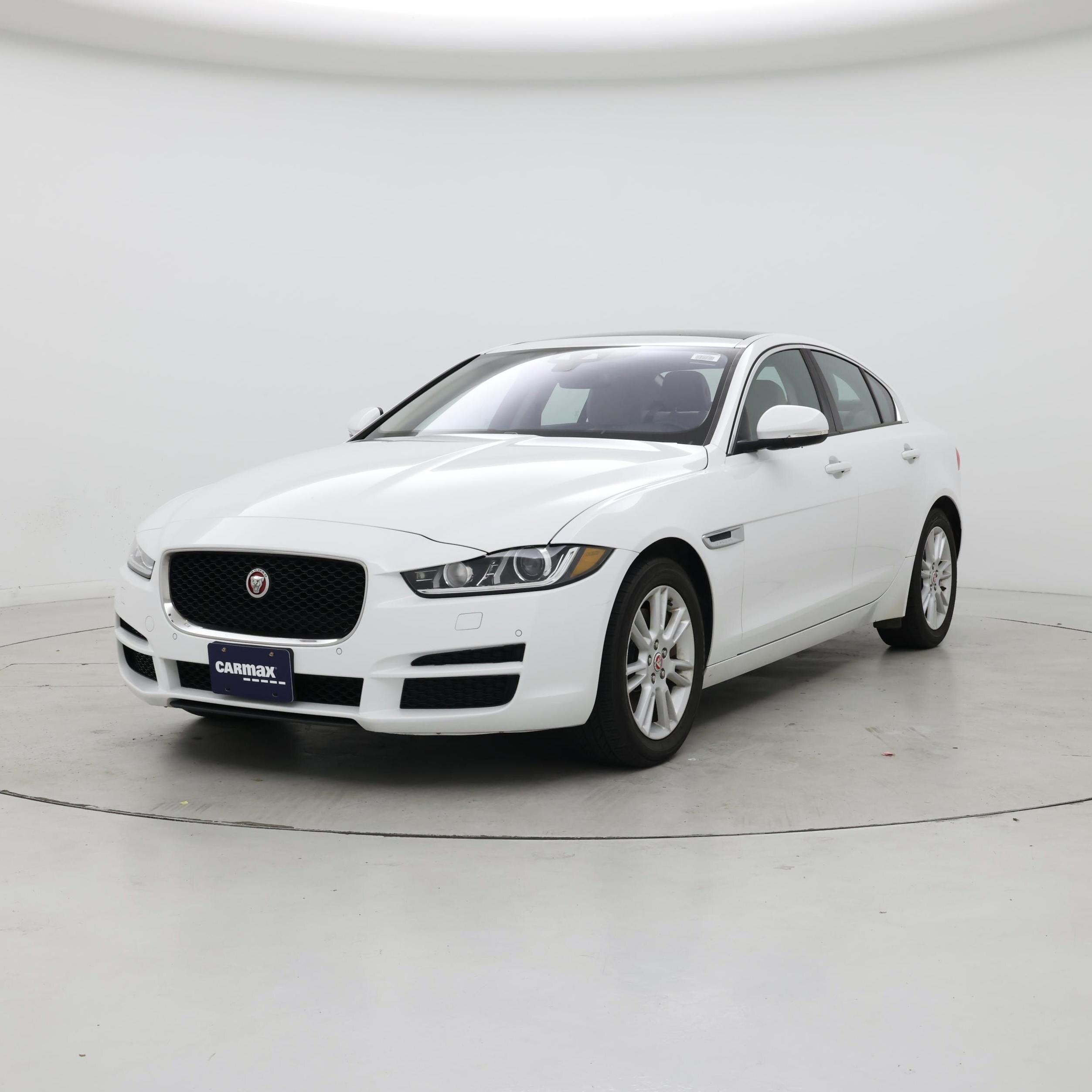 Thumbnail: 2018 Jaguar XE - 4