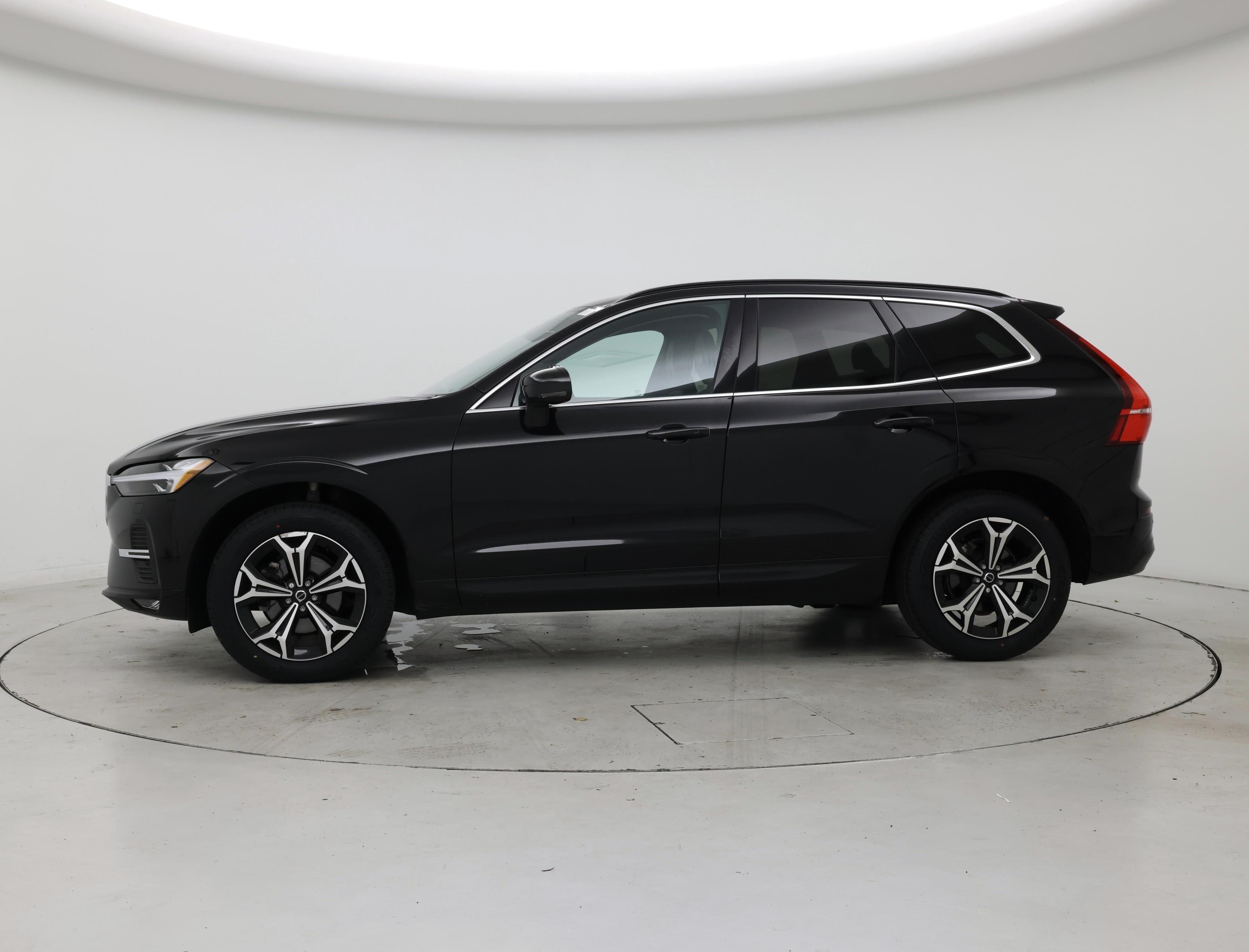 Thumbnail: 2022 Volvo XC60 - 3