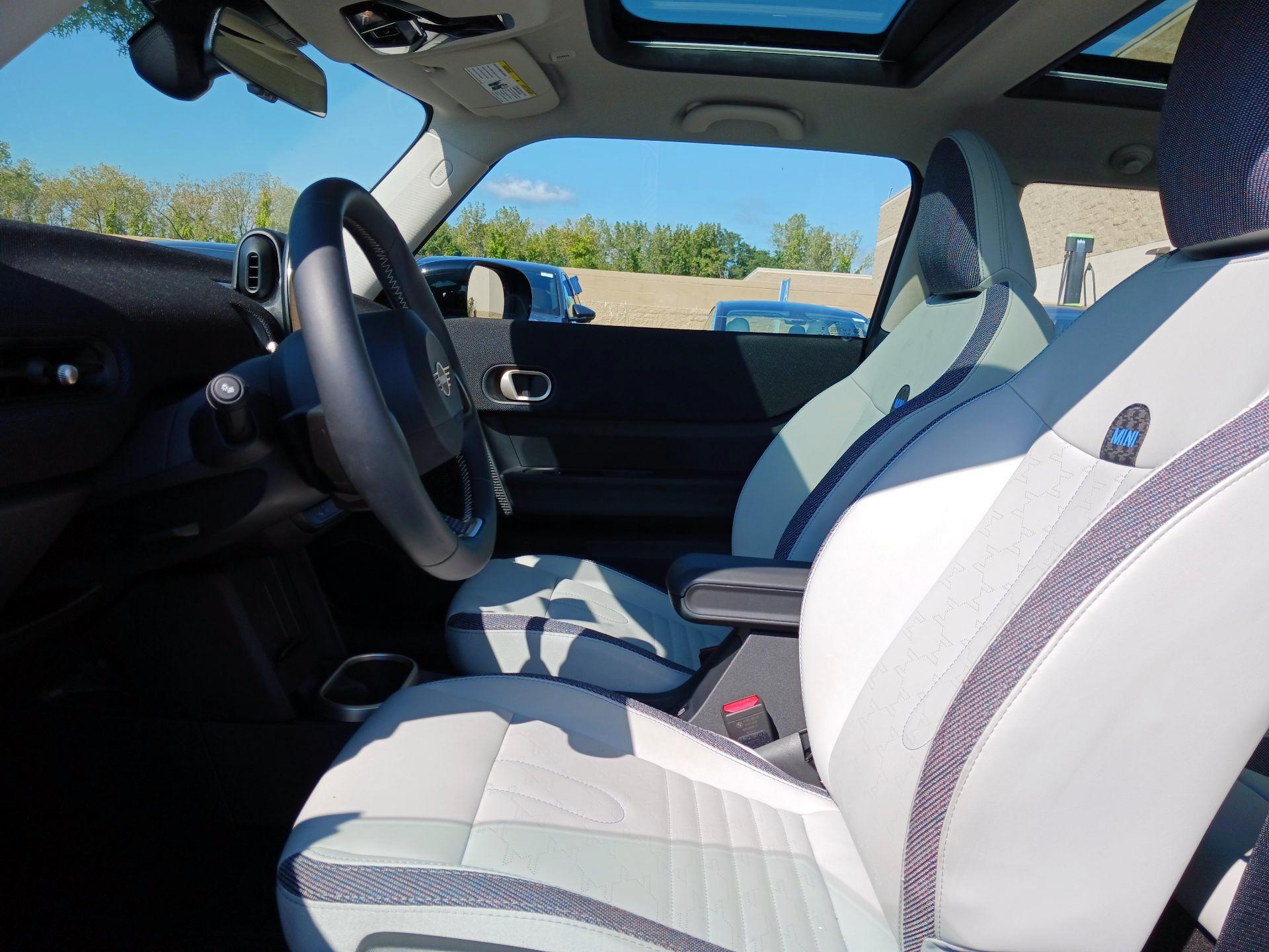 Thumbnail: 2025 MINI Cooper Hardtop - 9