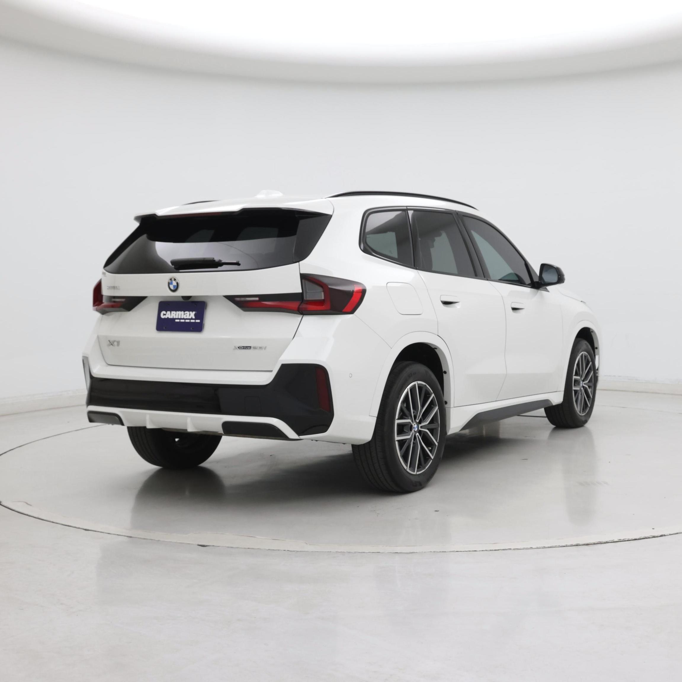 Thumbnail: 2023 BMW X1 - 8