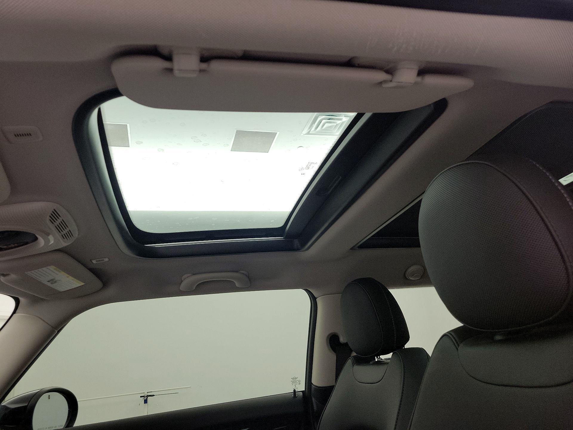 Thumbnail: 2022 MINI Cooper Hardtop - 20