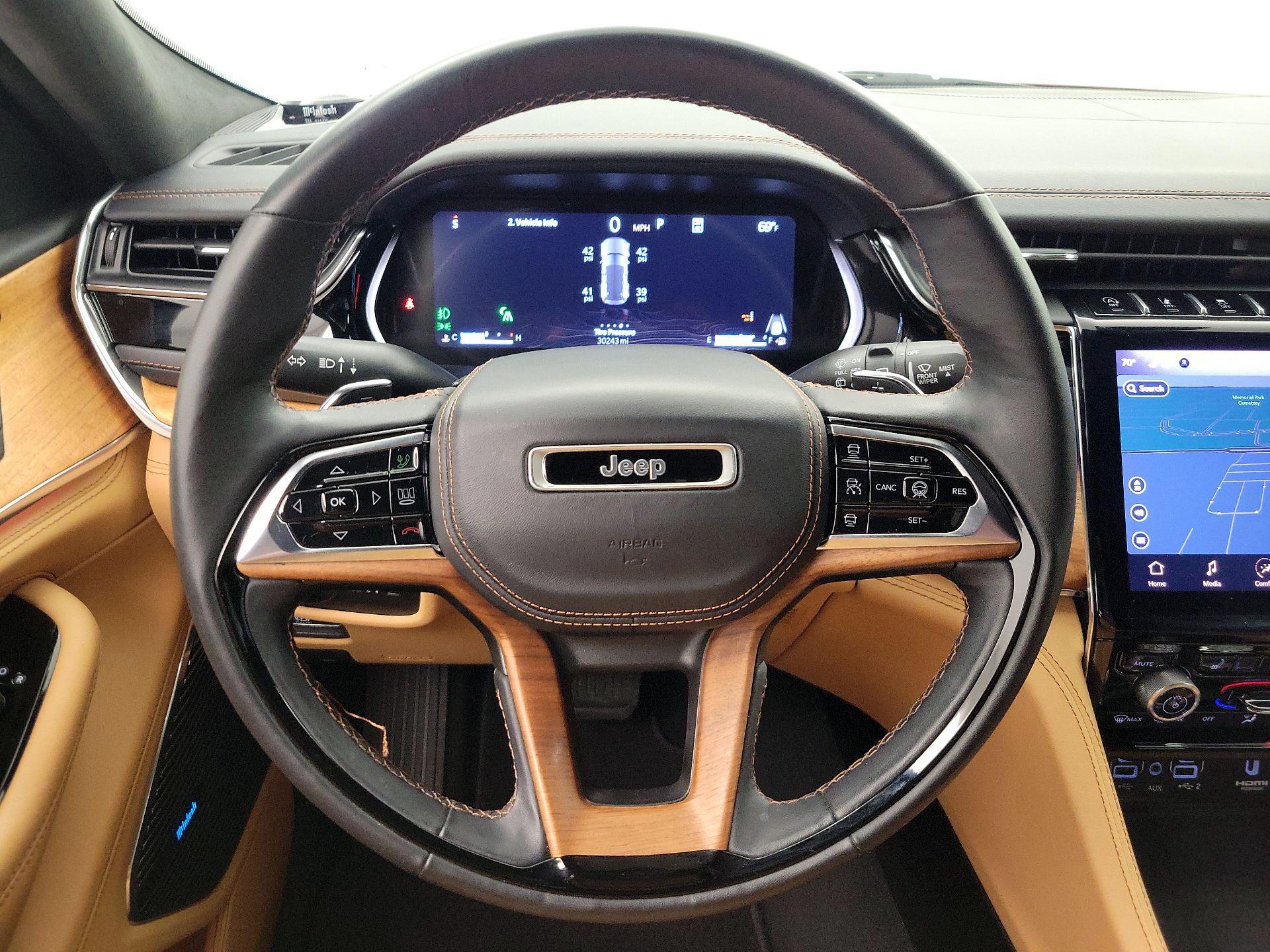 Thumbnail: 2023 Jeep Grand Cherokee - 10