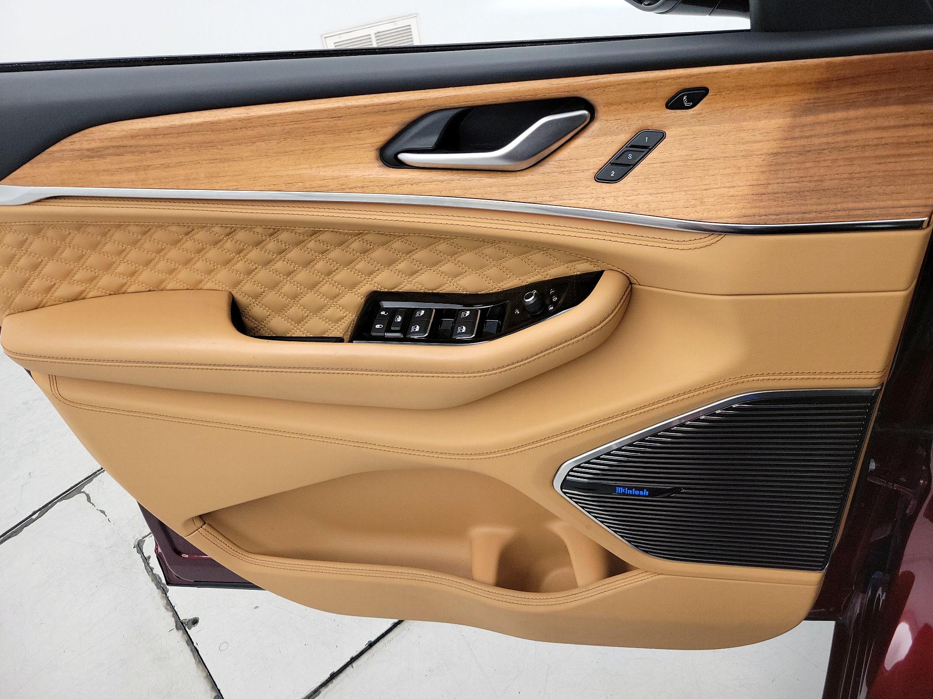 Thumbnail: 2023 Jeep Grand Cherokee - 12