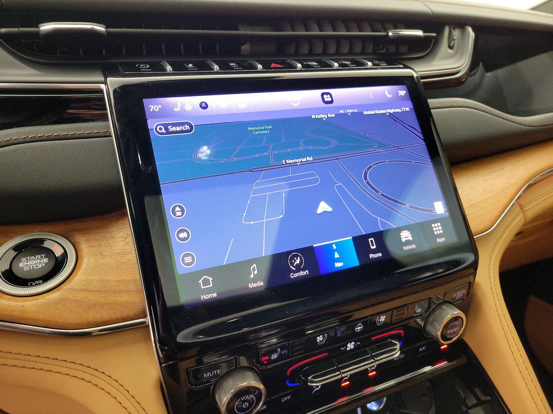 Thumbnail: 2023 Jeep Grand Cherokee - 14