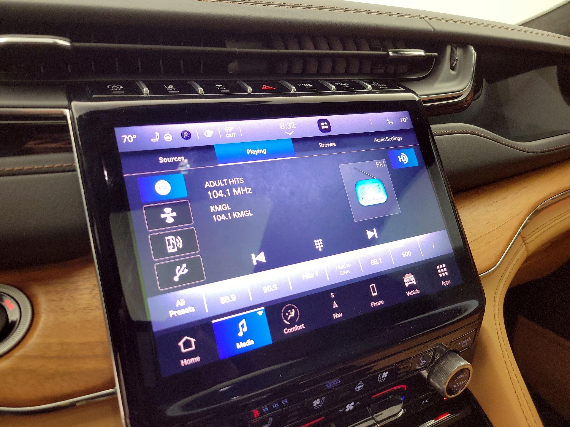 Thumbnail: 2023 Jeep Grand Cherokee - 16