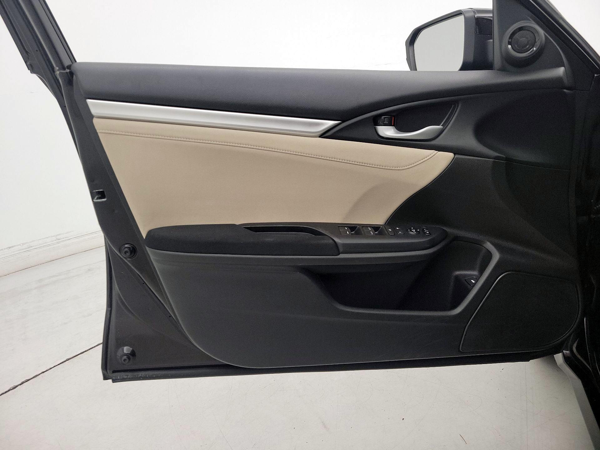 Thumbnail: 2017 Honda Civic - 12