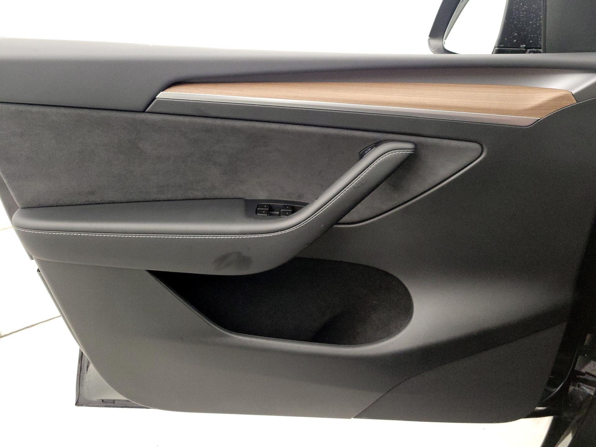 Thumbnail: 2025 Tesla Model Y - 12