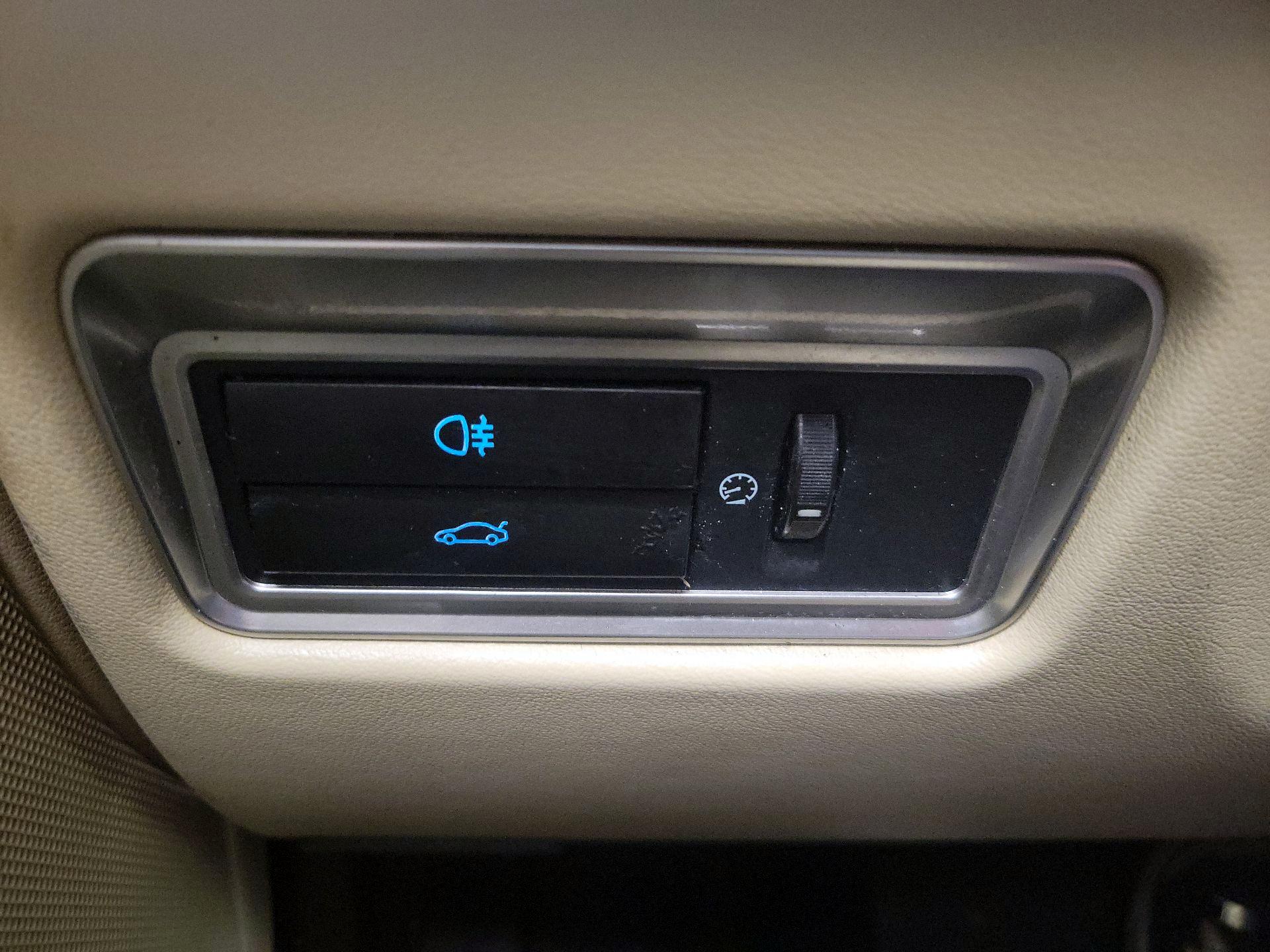 Thumbnail: 2015 Jaguar XF - 13