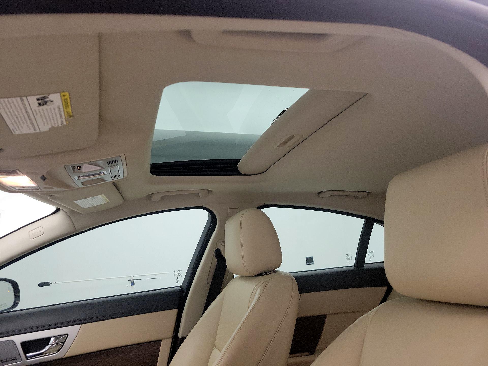 Thumbnail: 2015 Jaguar XF - 19