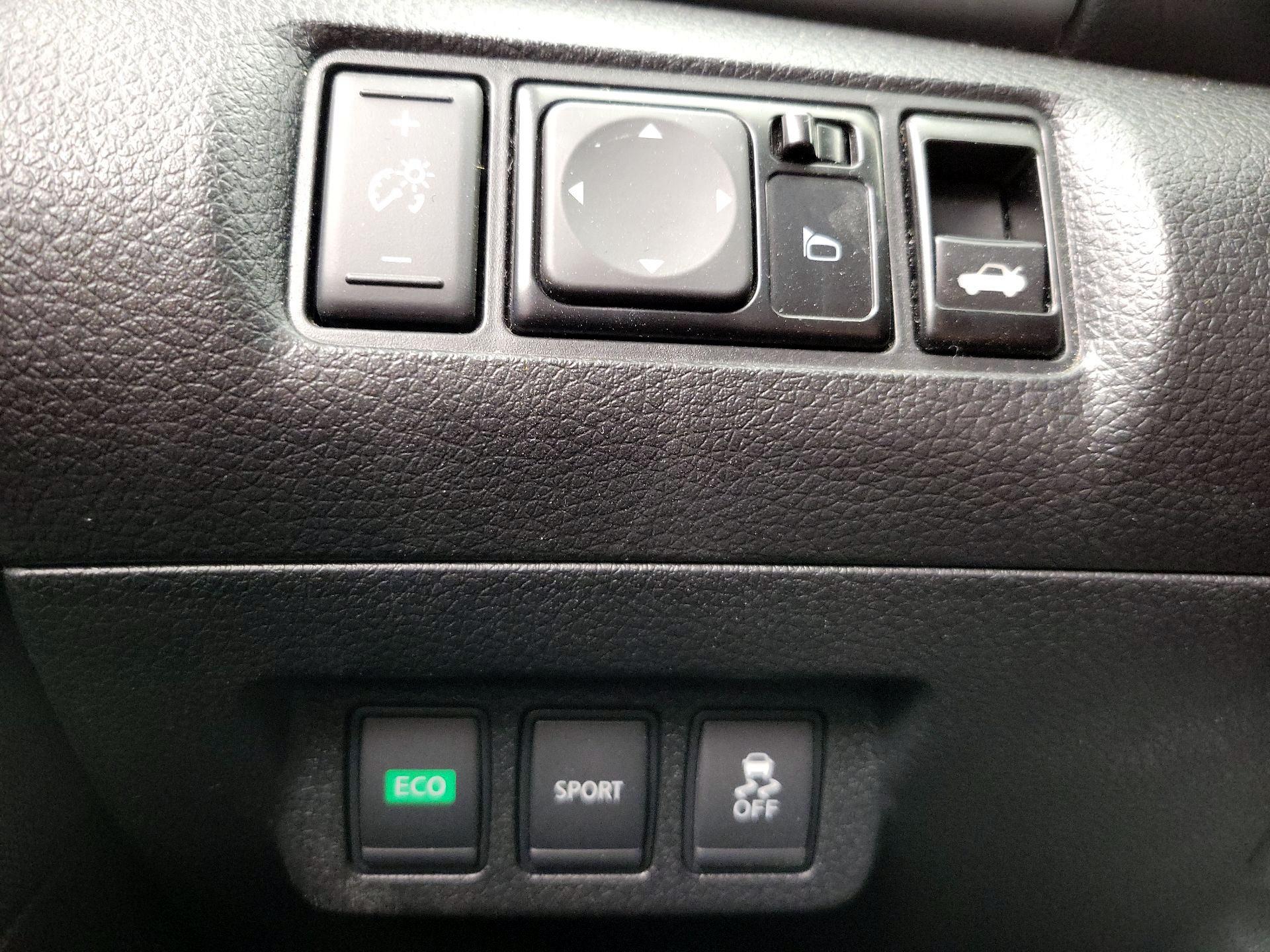 Thumbnail: 2016 Nissan Sentra - 13