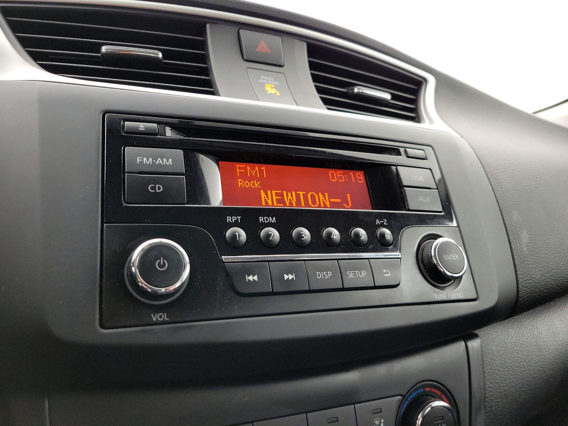 Thumbnail: 2016 Nissan Sentra - 14