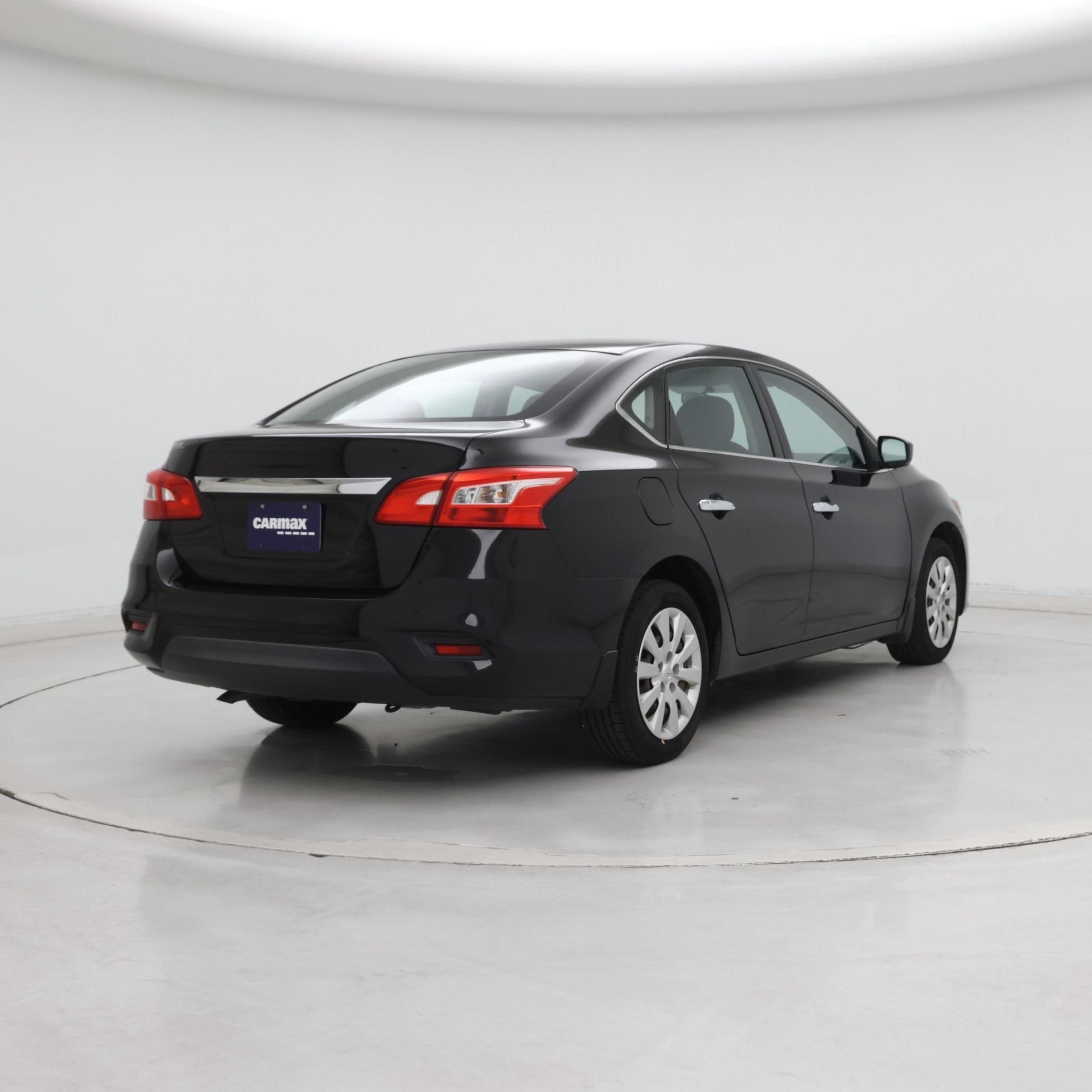 Thumbnail: 2016 Nissan Sentra - 8