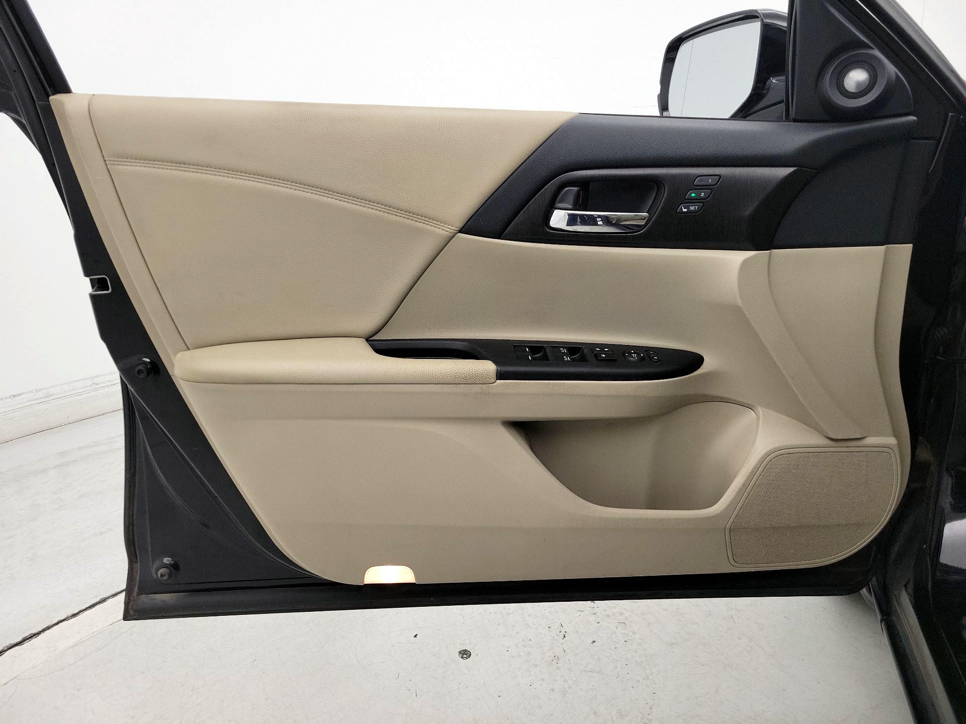 Thumbnail: 2015 Honda Accord - 12