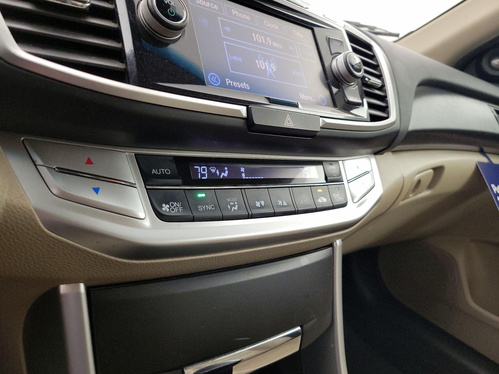 Thumbnail: 2015 Honda Accord - 16