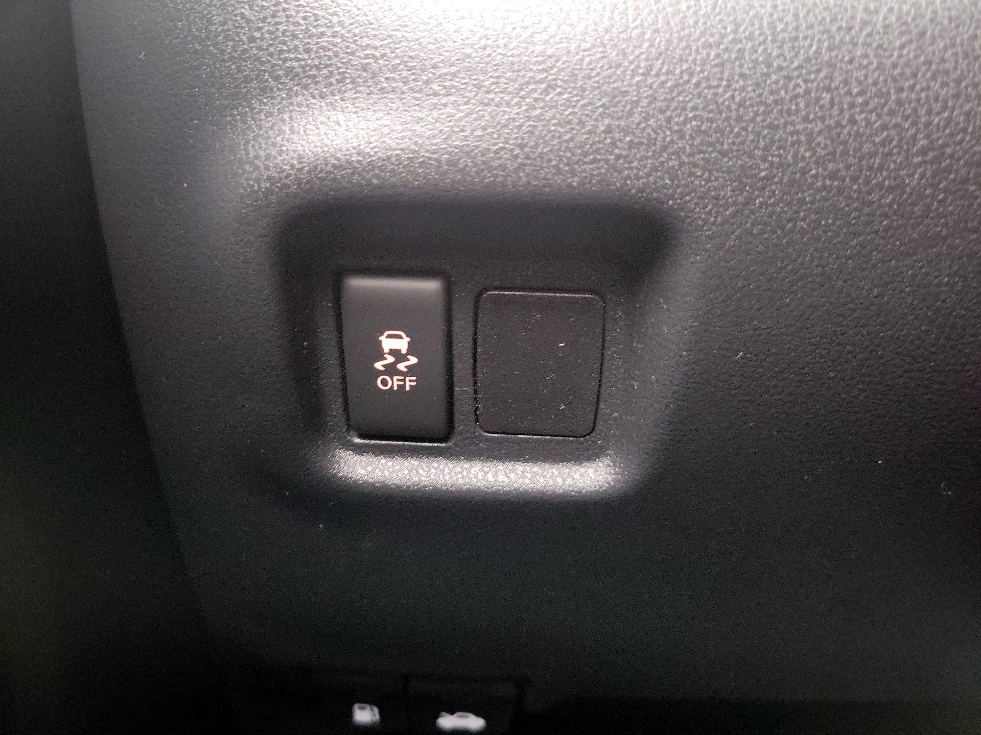 Thumbnail: 2018 Nissan Versa - 13