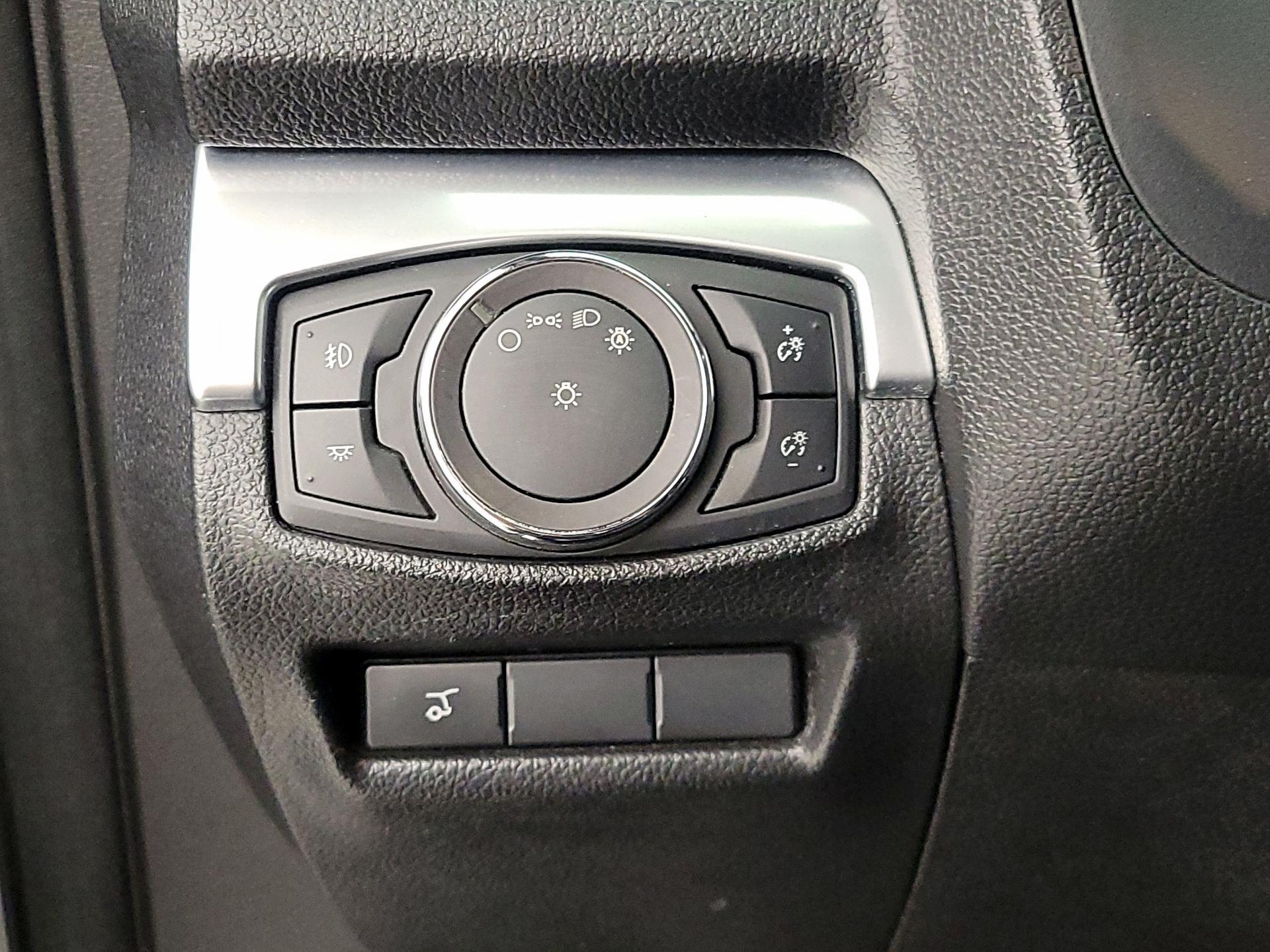 Thumbnail: 2018 Ford Explorer - 13