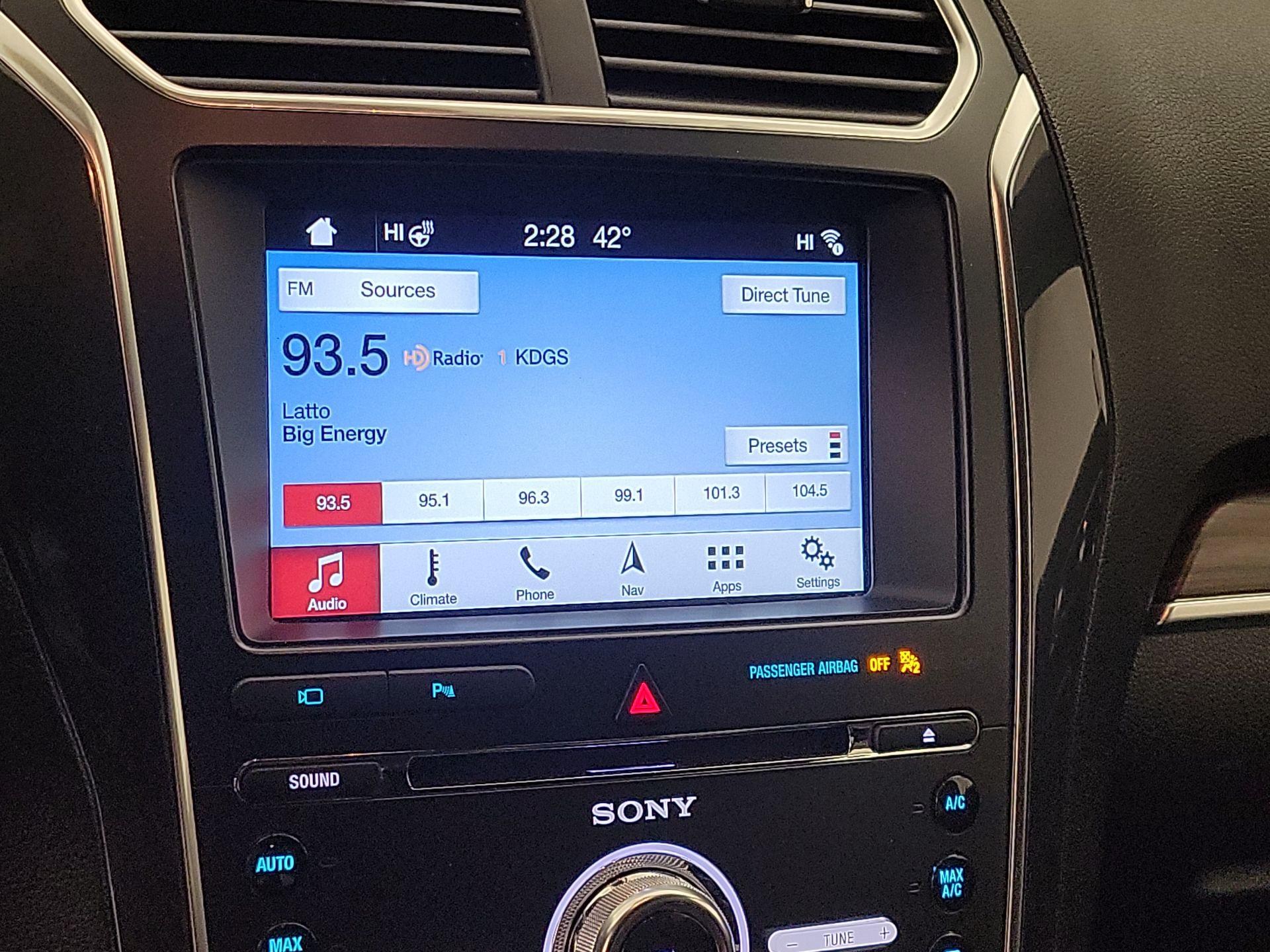 Thumbnail: 2018 Ford Explorer - 16