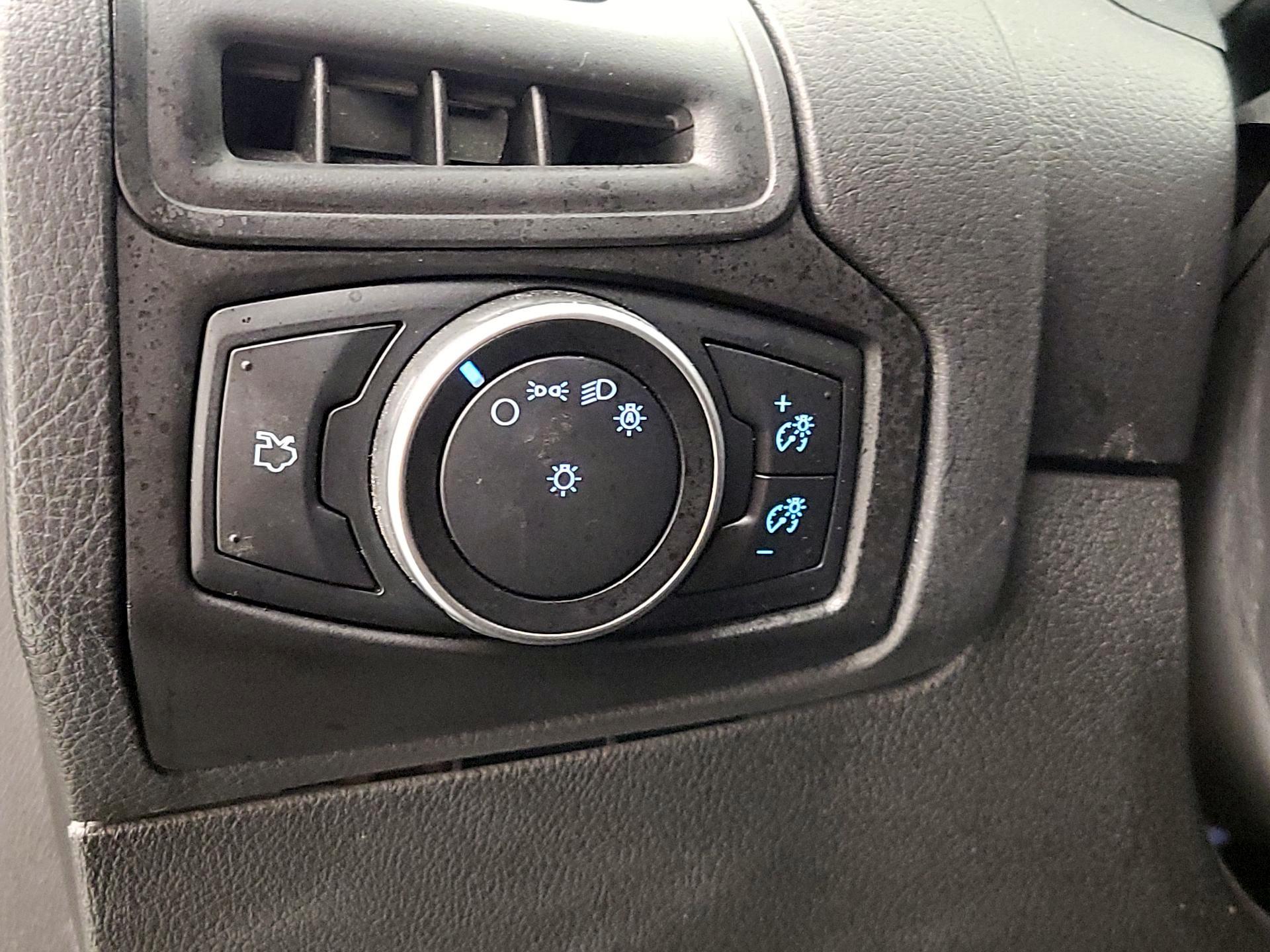 Thumbnail: 2017 Ford Focus - 13