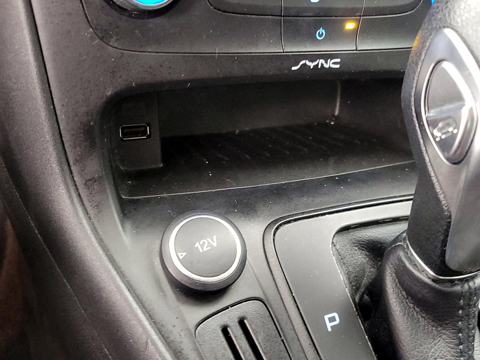 Thumbnail: 2017 Ford Focus - 18