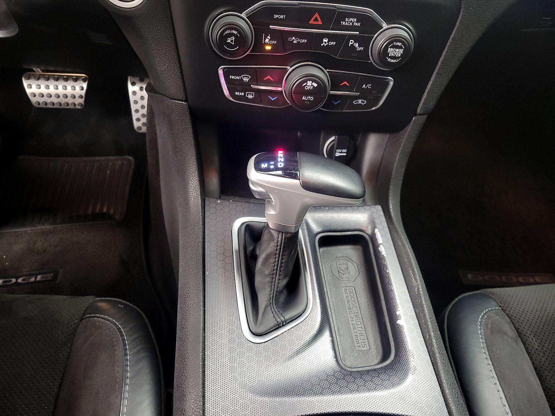 Thumbnail: 2016 Dodge Charger - 16