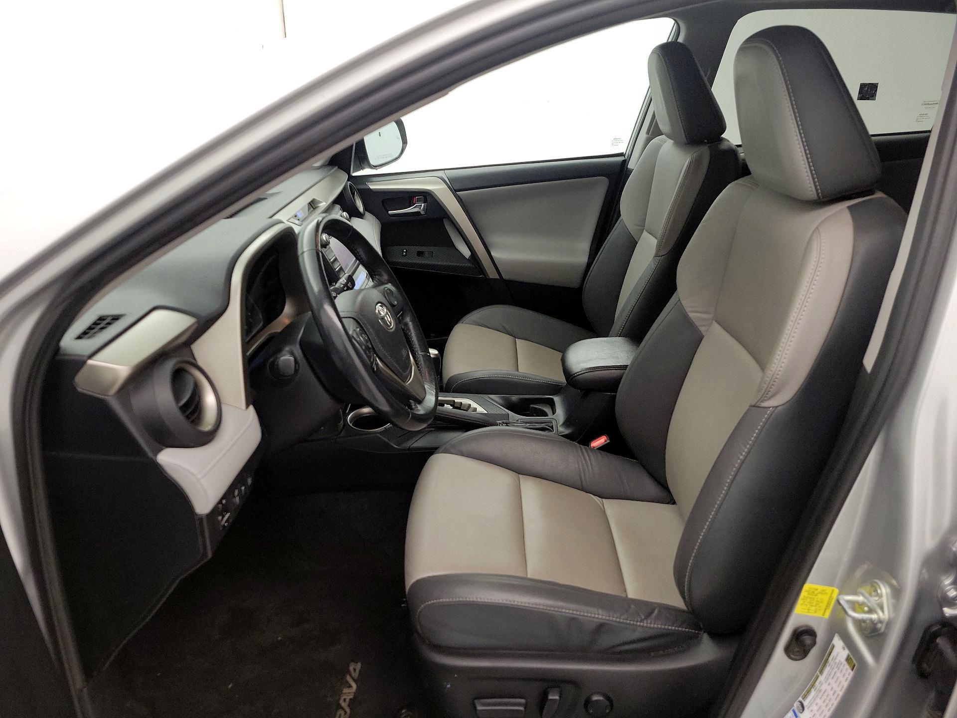 Thumbnail: 2015 Toyota RAV4 - 11