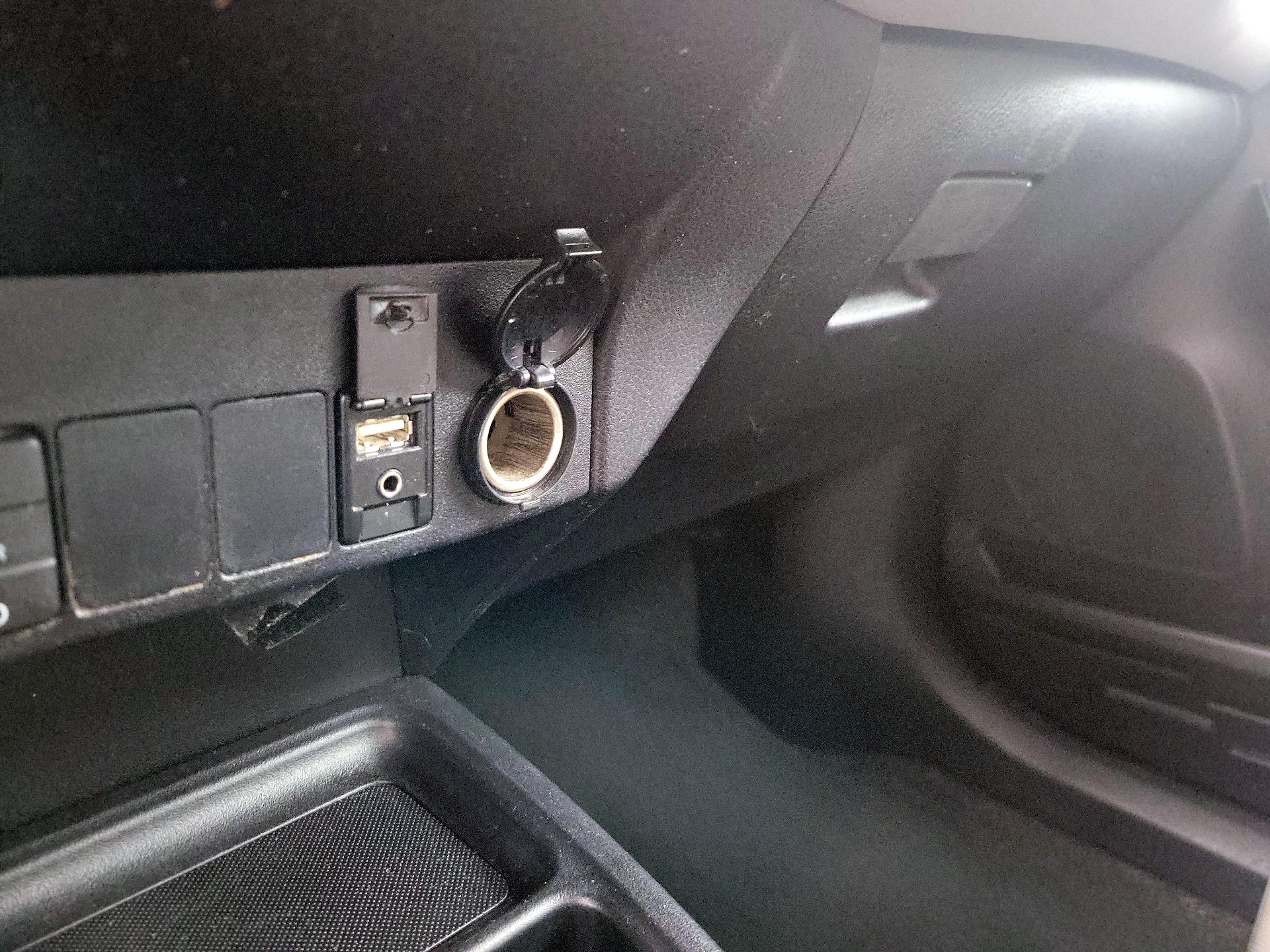 Thumbnail: 2015 Toyota RAV4 - 19