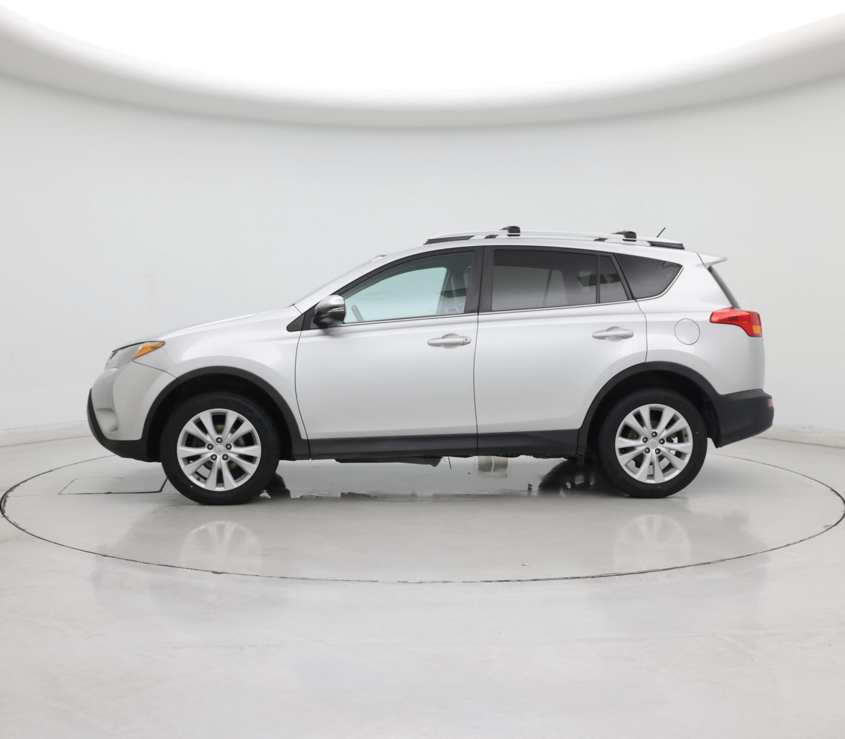 Thumbnail: 2015 Toyota RAV4 - 3