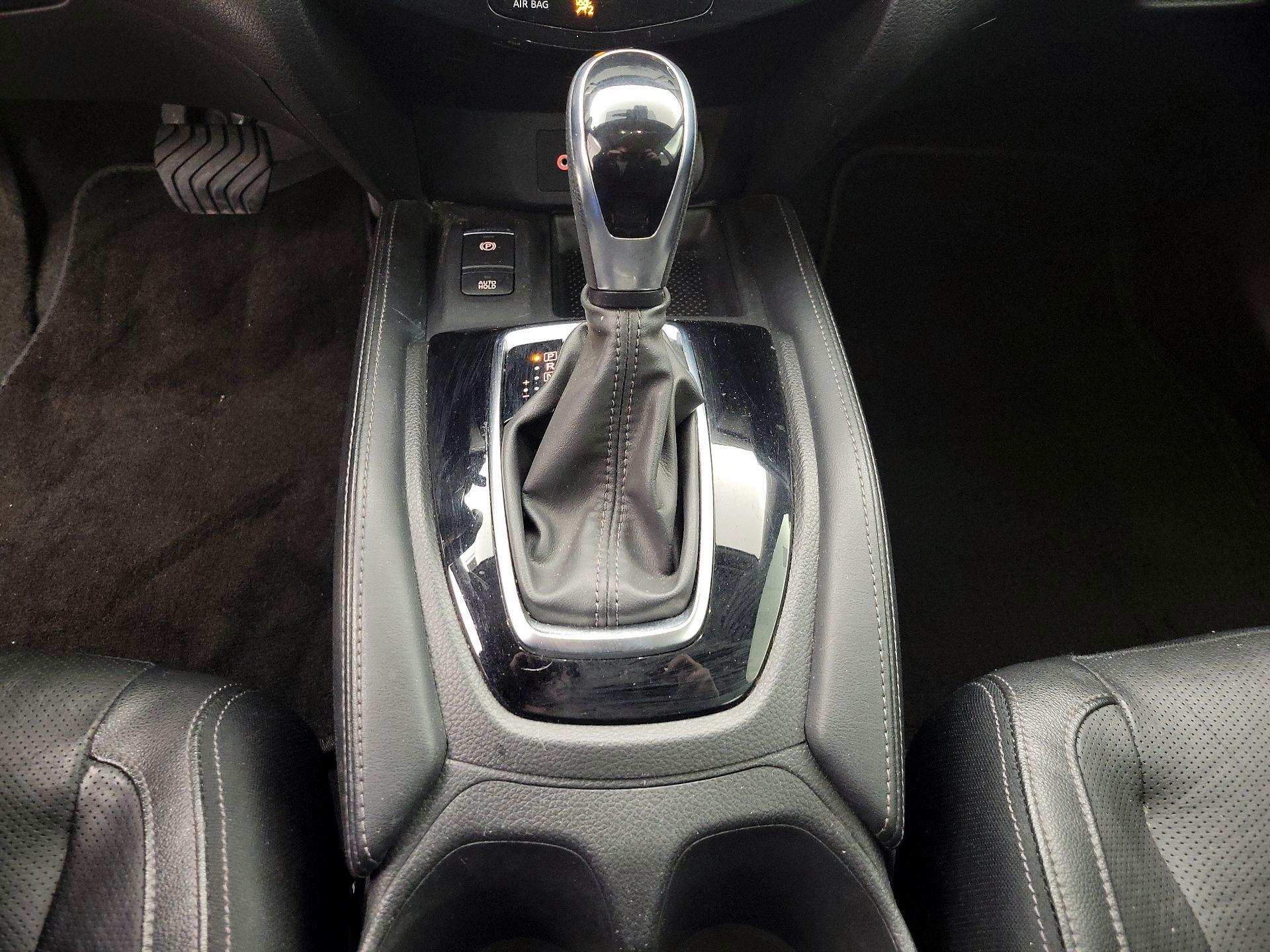 Thumbnail: 2019 Nissan Rogue - 18