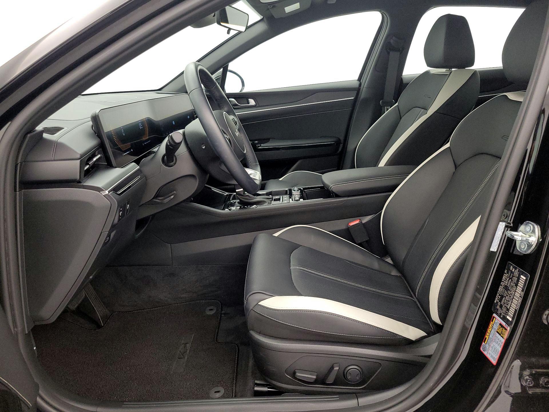 Thumbnail: 2025 Kia K5 - 11