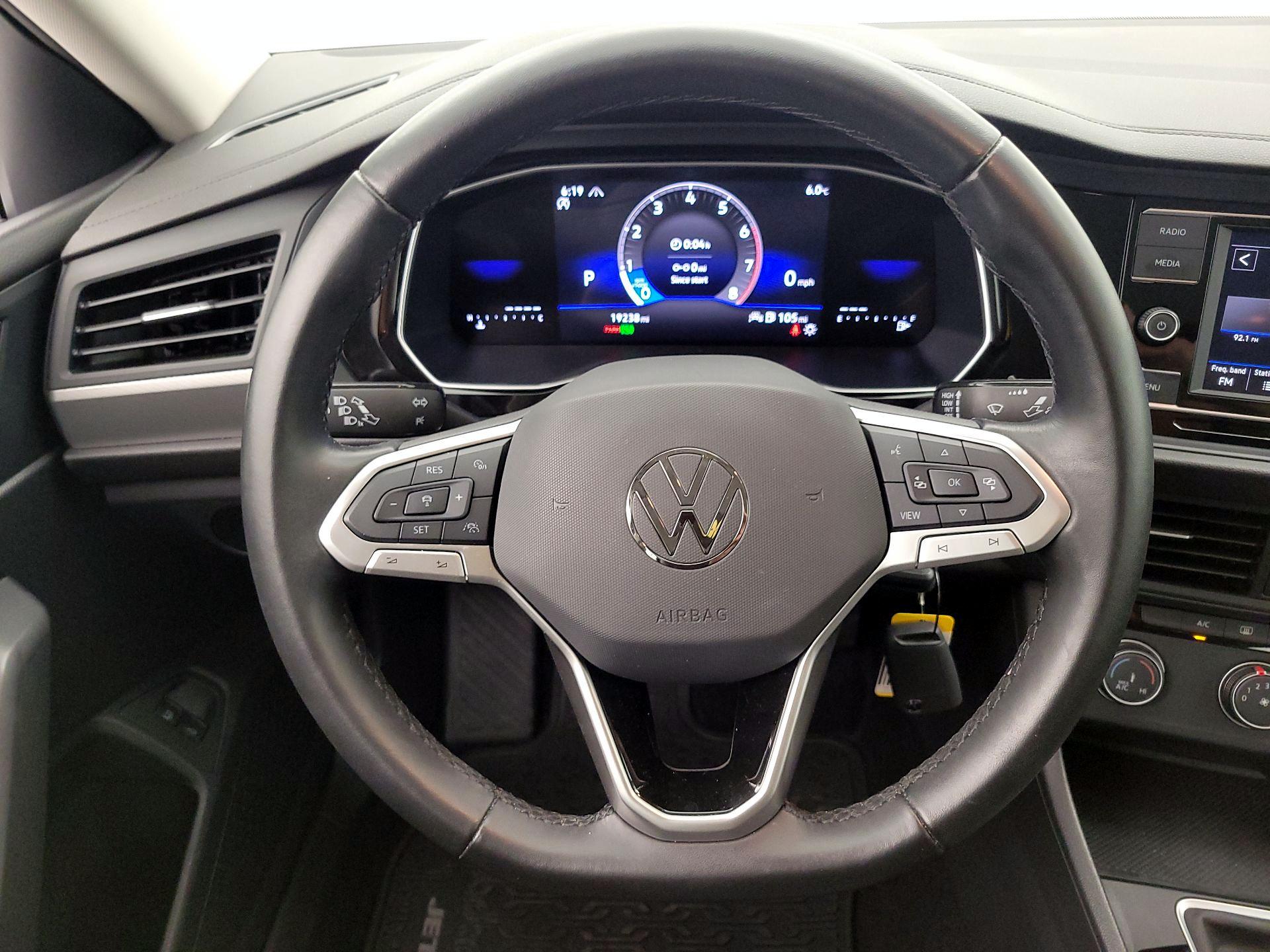 Thumbnail: 2024 Volkswagen Jetta - 10