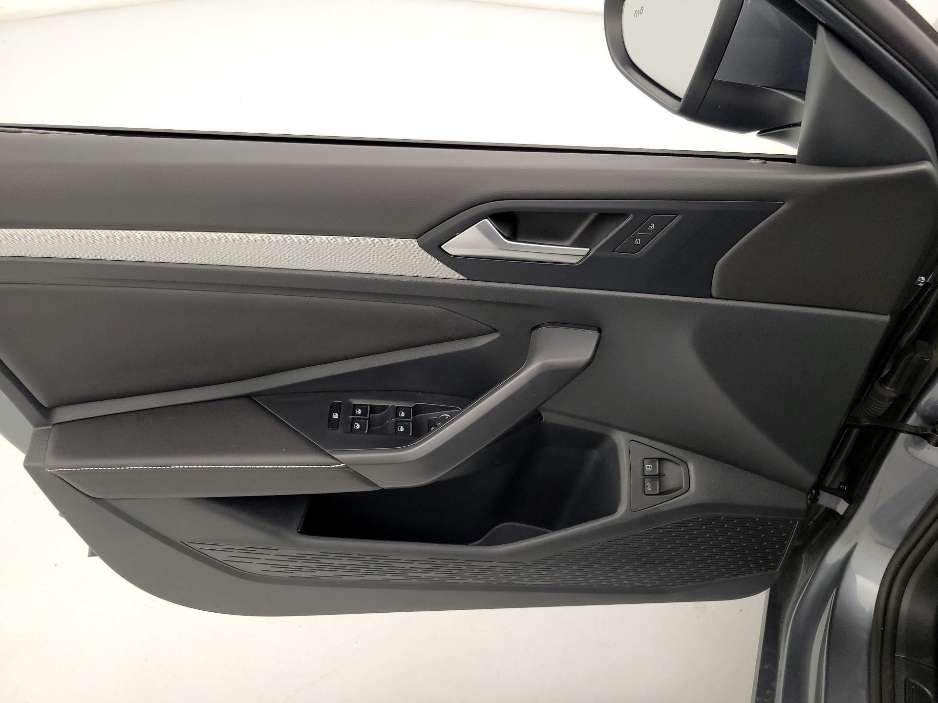 Thumbnail: 2024 Volkswagen Jetta - 12