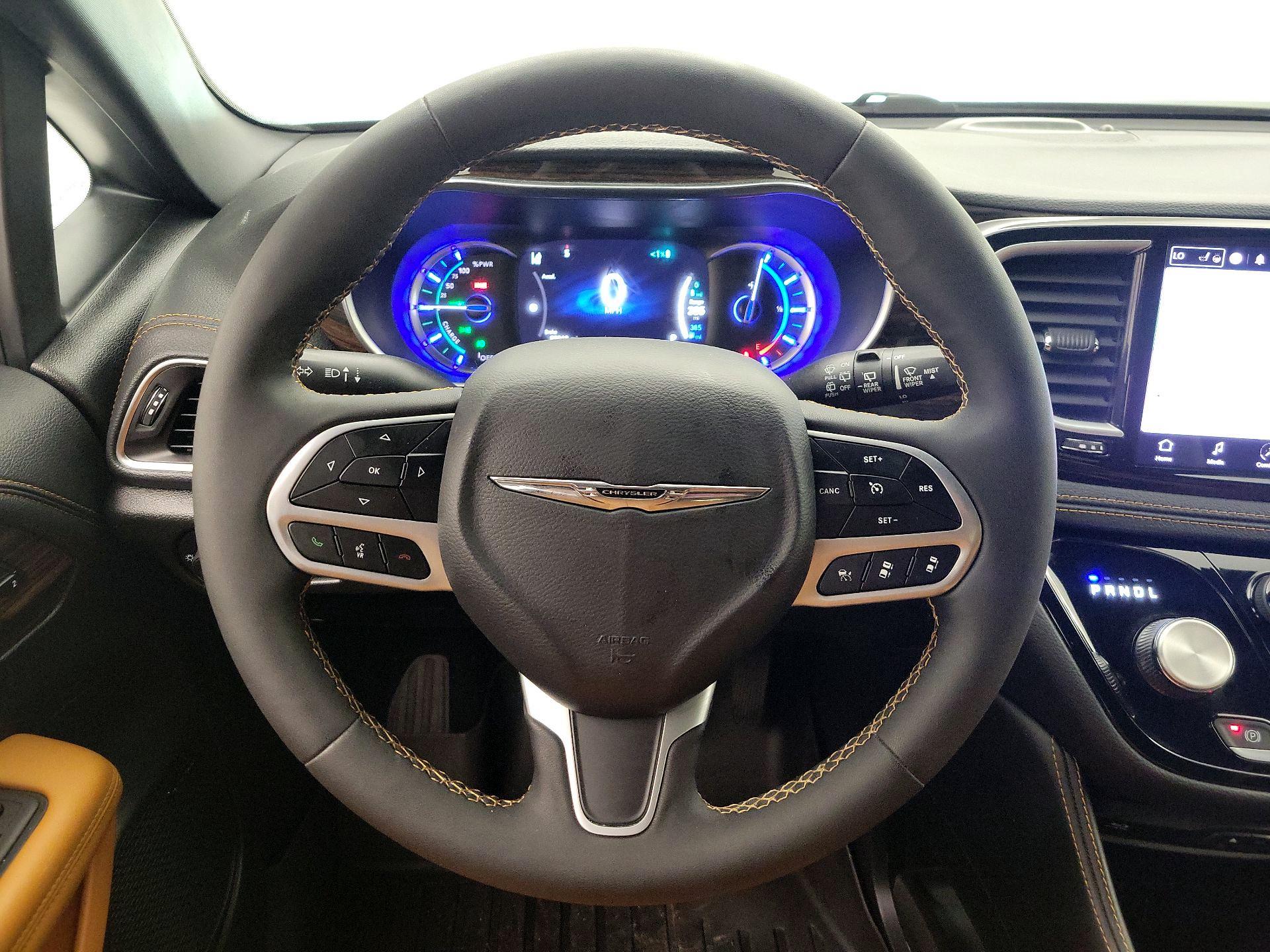 Thumbnail: 2023 Chrysler Pacifica - 10