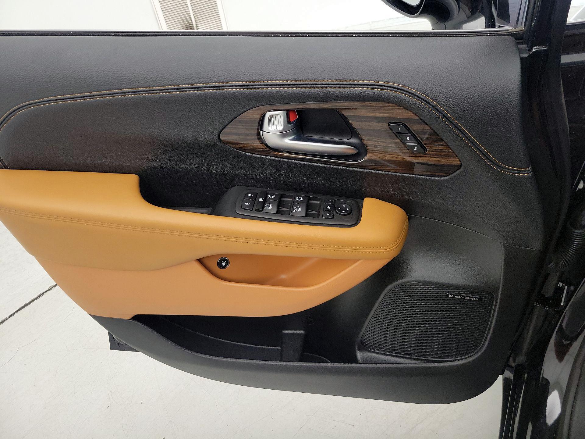 Thumbnail: 2023 Chrysler Pacifica - 12